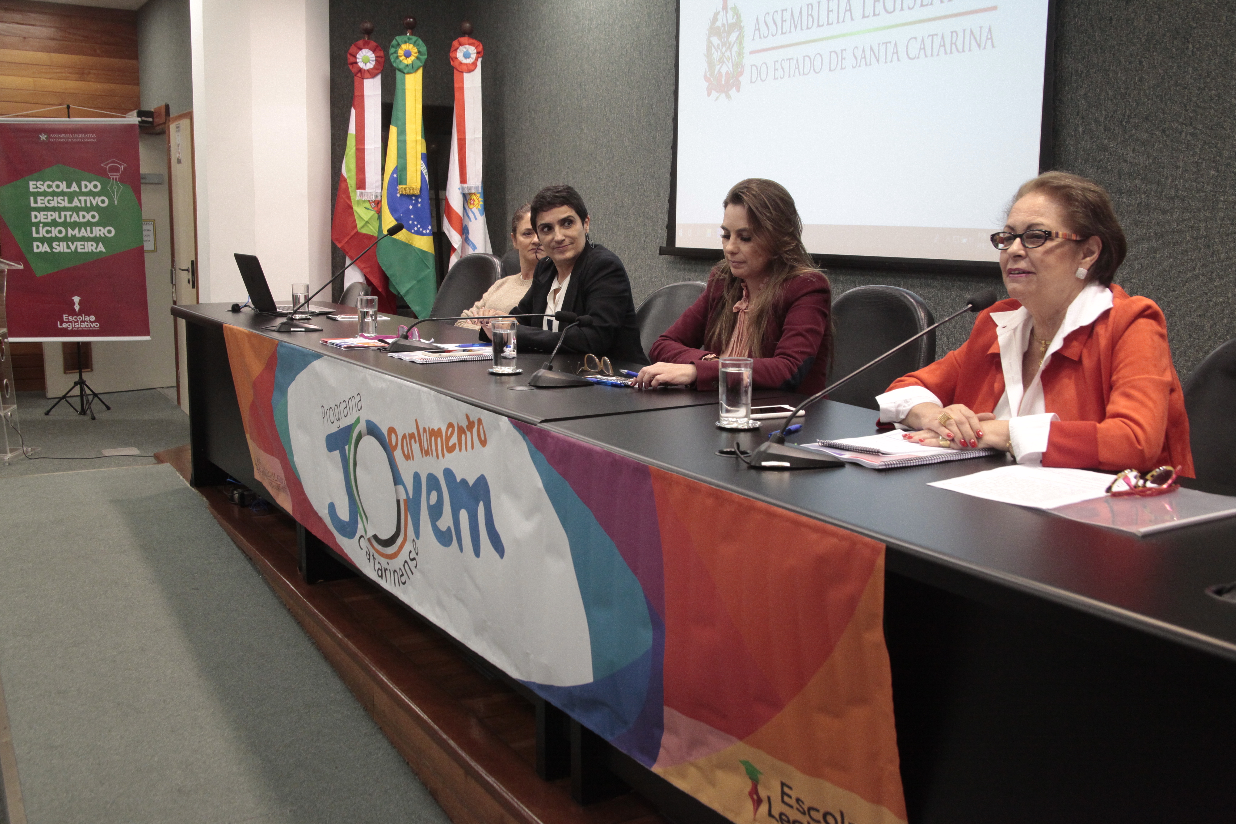 Parlamento Jovem Mesa Redonda Mulher na Política