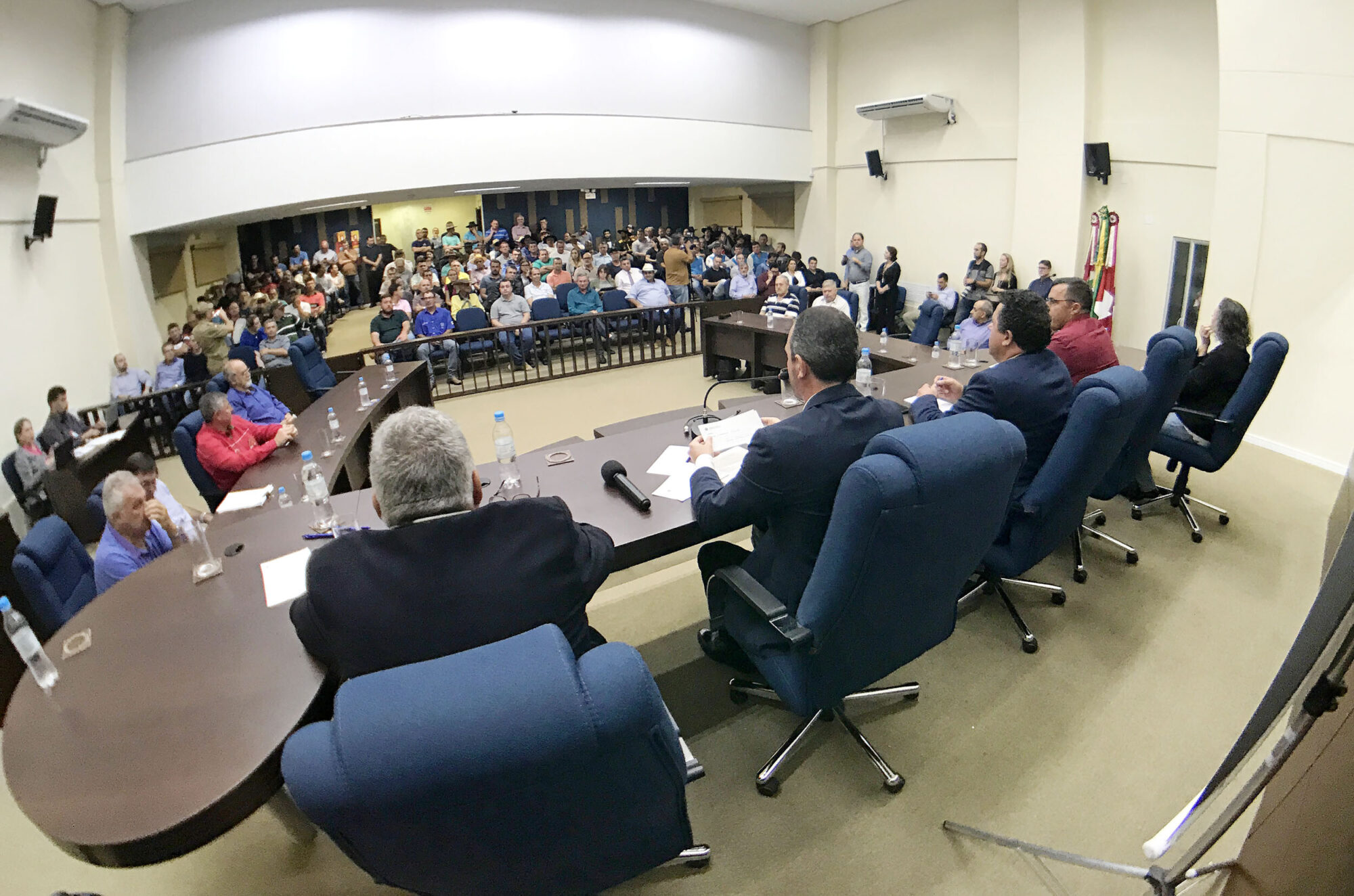 Deputado Laércio Schuster na audiência em Indaial