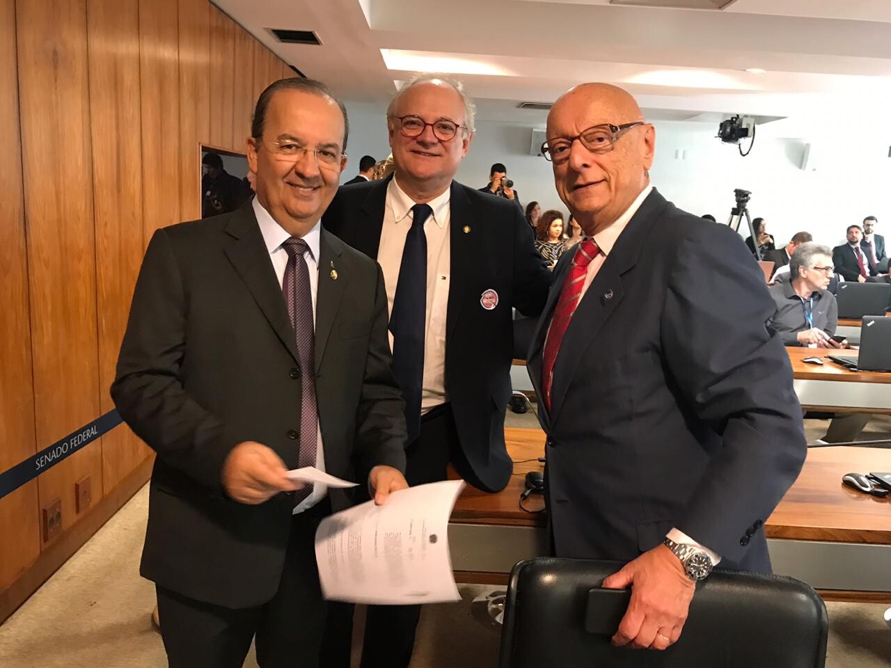 Os senadores Jorginho Mello e Esperidião Amin, junto com o deputado Dr. Vicente