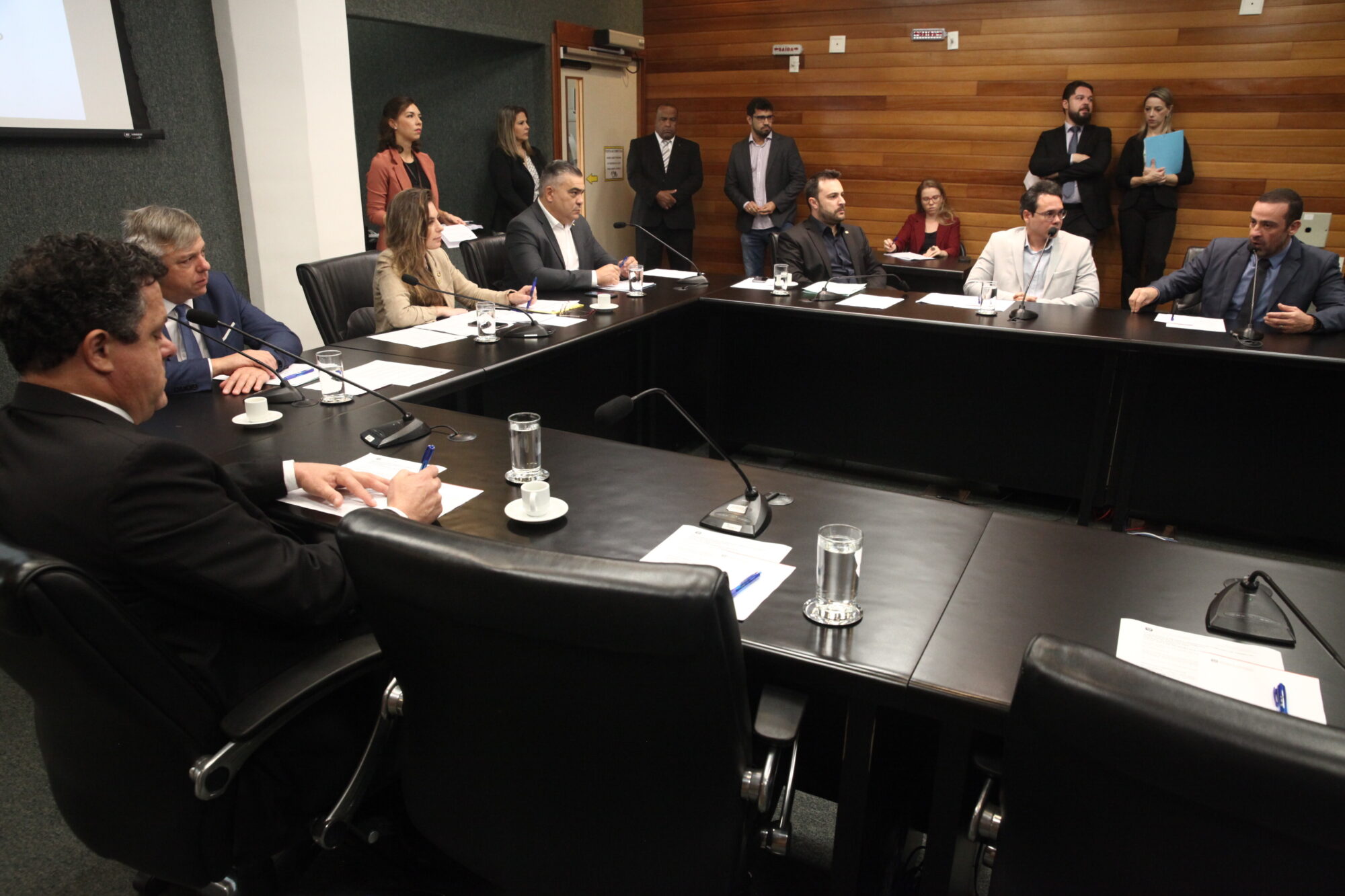 Projeto obriga prestadoras de serviços a cumprirem Lei da Aprendizagem