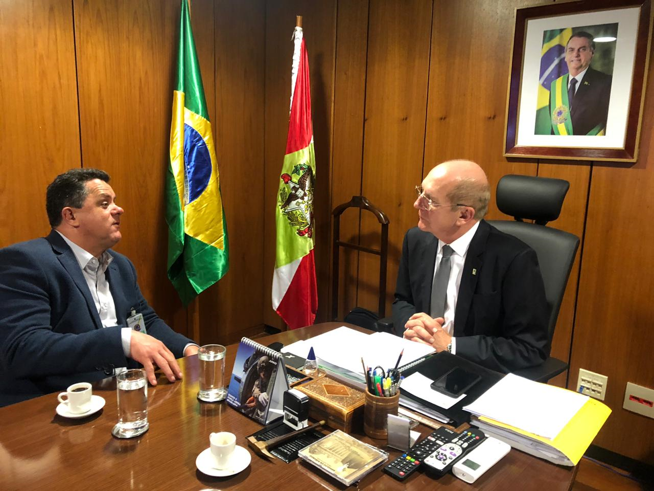 Deputado Ivan Naatz em reunião com Paulo Bauer, secretário especial do Senado na Casa Civil da Presidência da República