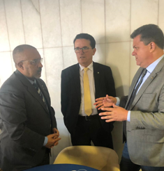 Deputados catarinenses Ivan Naatz e Hélio Costa conversaram sobre a disputa pesqueira com o senador gaúcho Paulo Paim, em Brasília FOTO: Divulgação