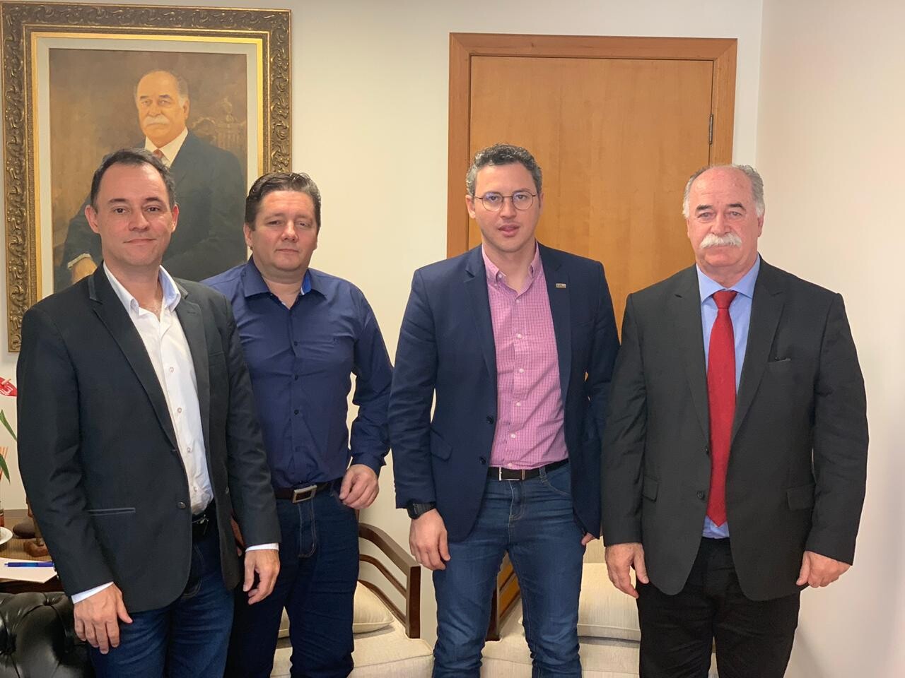 Deputado Romildo Titon, secretário Lucas Esmeraldino e o empresário Edson Milto