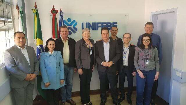 Deputado Rodrigo Minotto (PDT) reúne-se com representantes da Univille, Univali e Unifebe. Foto: assessoria parlamentar.