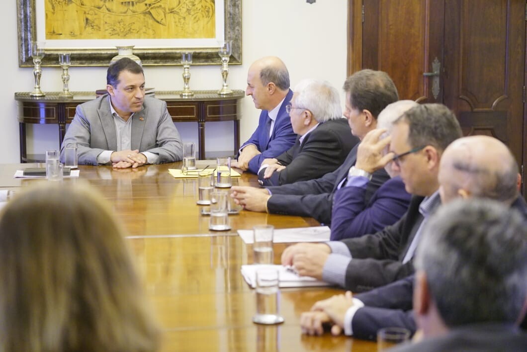 Deputado José Milton Scheffer em audiência com o governador Carlos Moisés