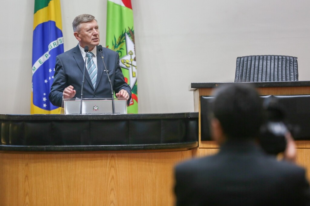 Deputado Milton Hobus