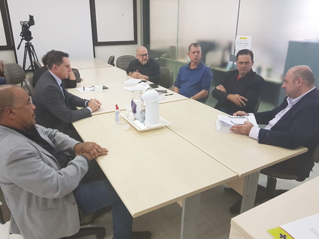 Deputado Coronel Mocellin, vereadores de Itajaí e Ramon Tartari, da Secretaria de Estado da Saúde