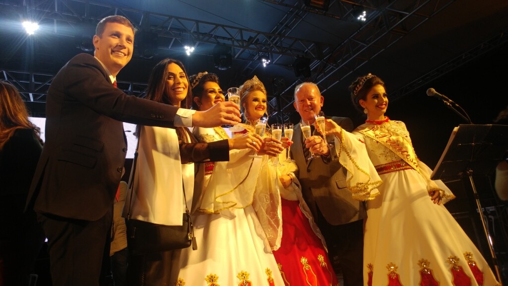 Deputado Marcos Vieira na abertura da festa em Nova Veneza