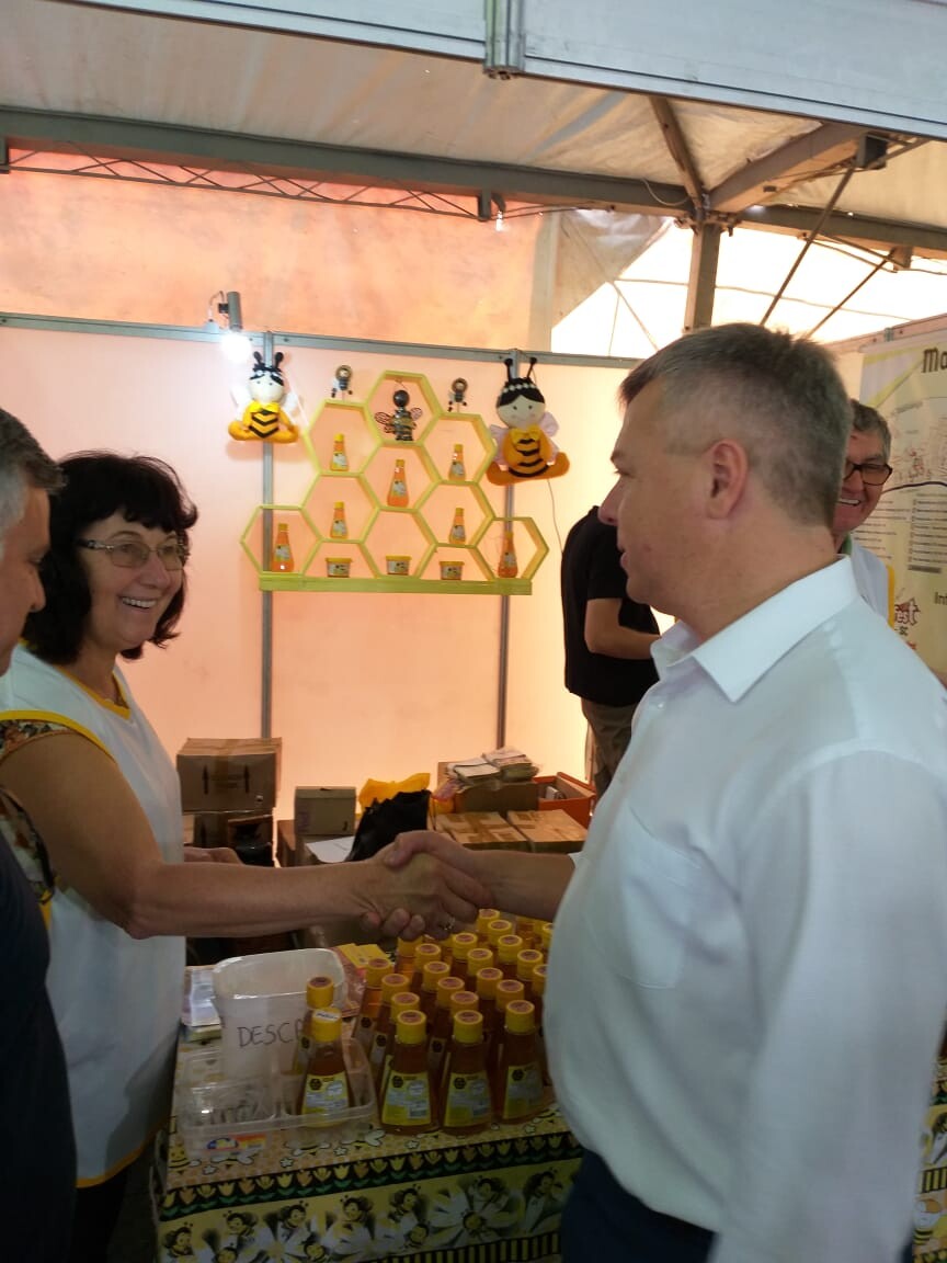 Deputado Fabiano da Luz na Feira do Mel, em Florianópolis FOTO: Maurício dos Santos