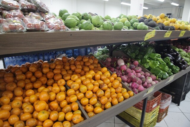 Estudos recentes mostram que há resíduos de agrotóxicos nos alimentos mesmo quando aplicados na dosagem legal, diz médico