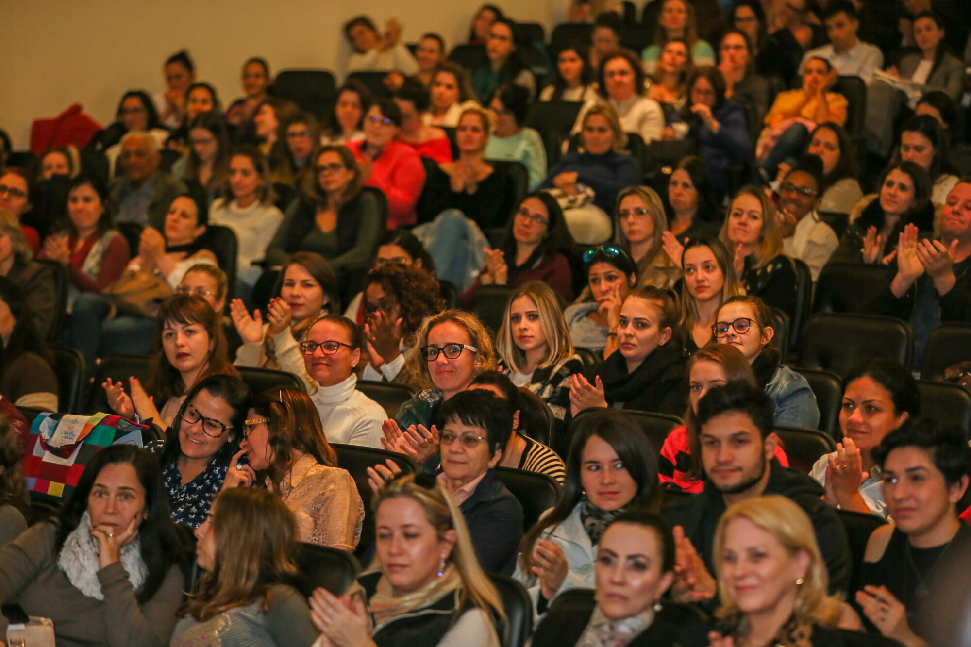 Auditório Antonieta de Barros lotado nos dois dias do seminário