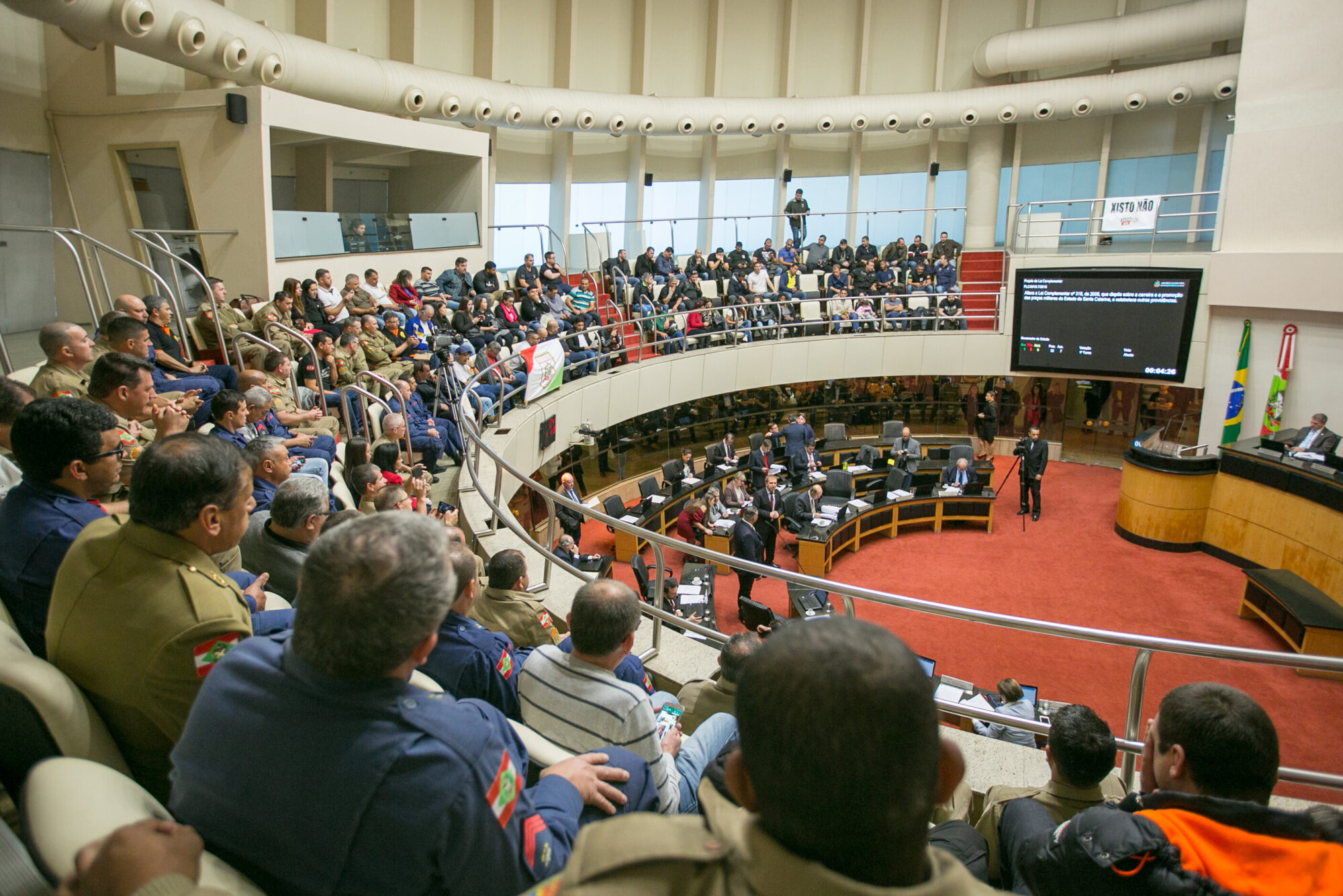 Deputados aprovam ampliação de prazo de contratação de temporários