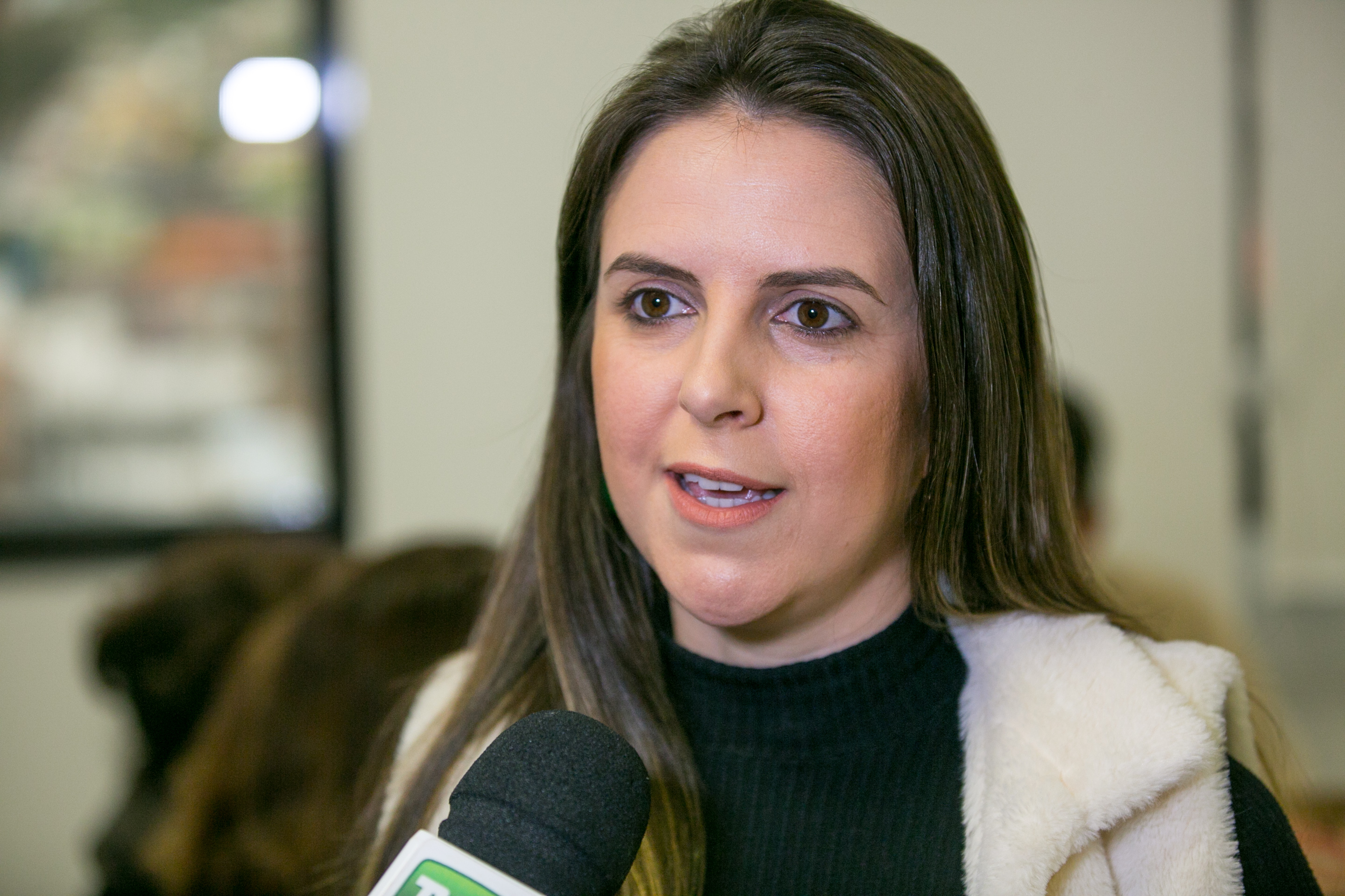 Coordenadora da TVAL, Gicieli Dalpiaz