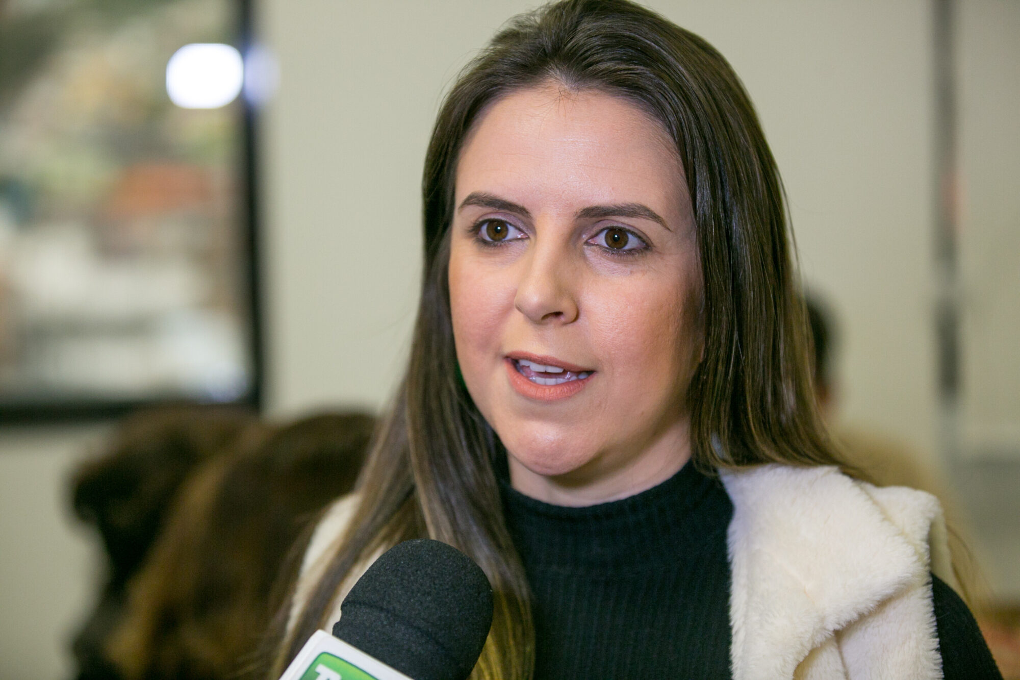 Coordenadora da TVAL, Gicieli Dalpiaz