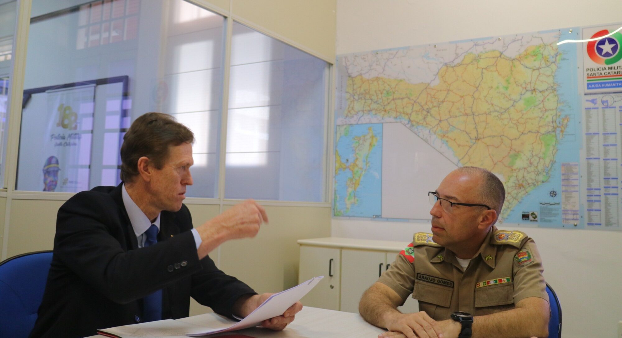 Deputado Volnei Weber e e o coronel Araújo Gomes, comandante da Polícia Militar
