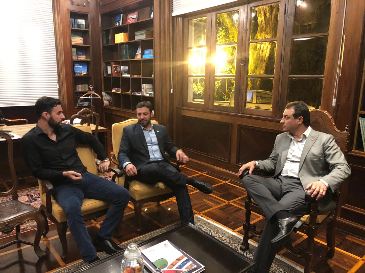 Deputados Felipe Estevão, Daniel Freitas e governador Carlos Moisés
