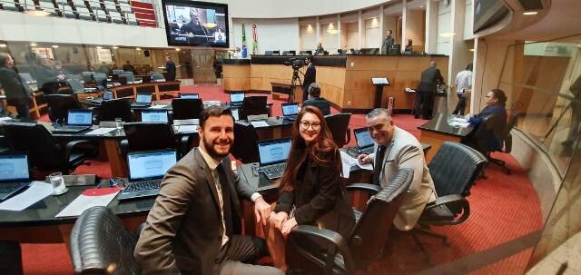 Deputados Felipe Estevão, Ana Campagnolo e Sargento Lima, do PSL. Foto: assessoria parlamentar.