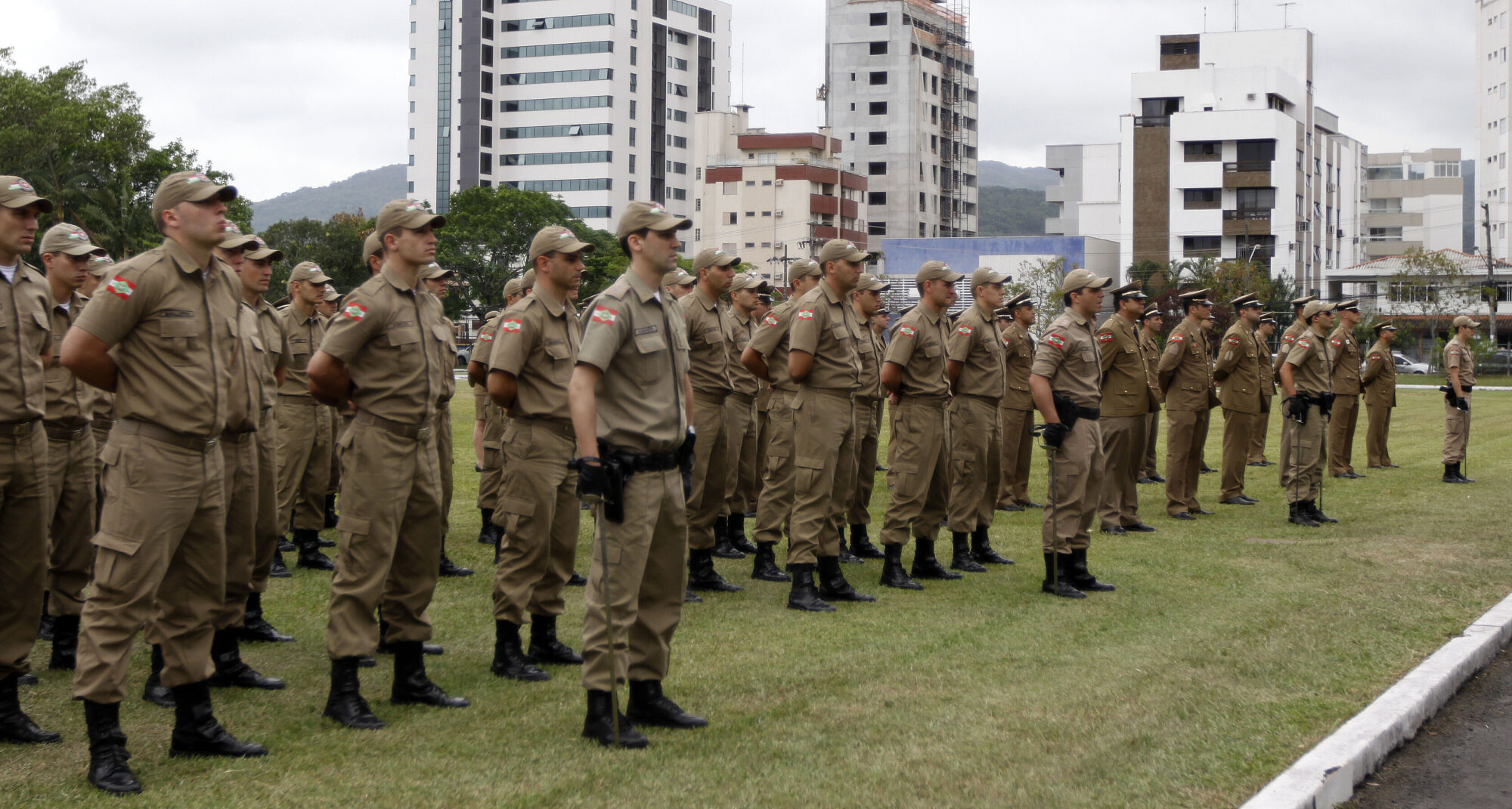 PLC corrige lapsos na contagem de tempo de serviço de PMs e Bombeiros