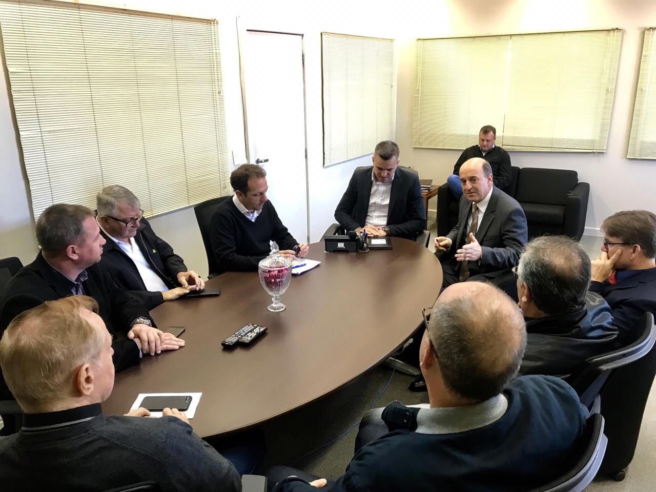 Deputado José Milton Scheffer na reunião na Secretaria da Casa Civil