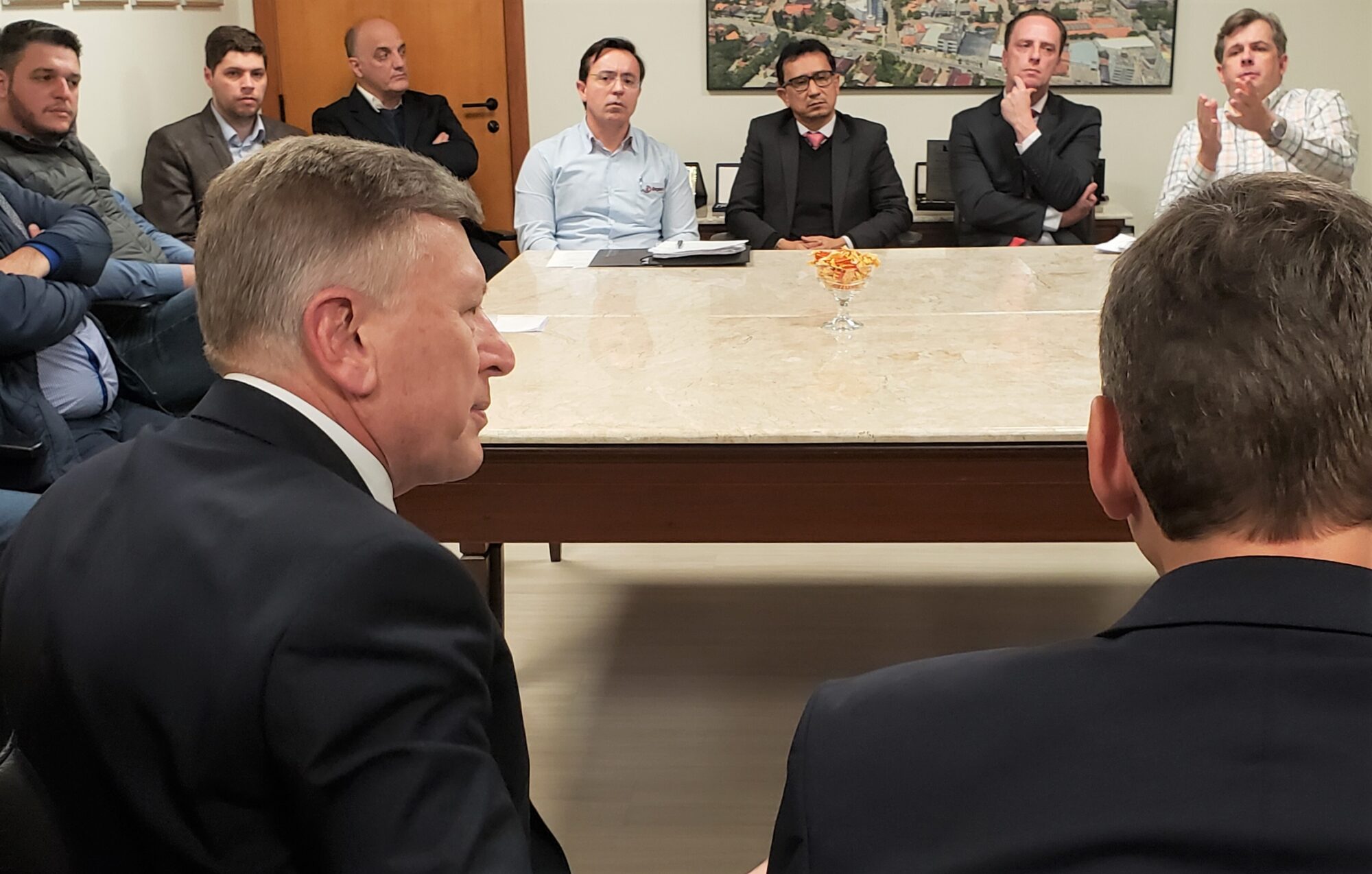 Deputado Milton Hobus na reunião com empresários
