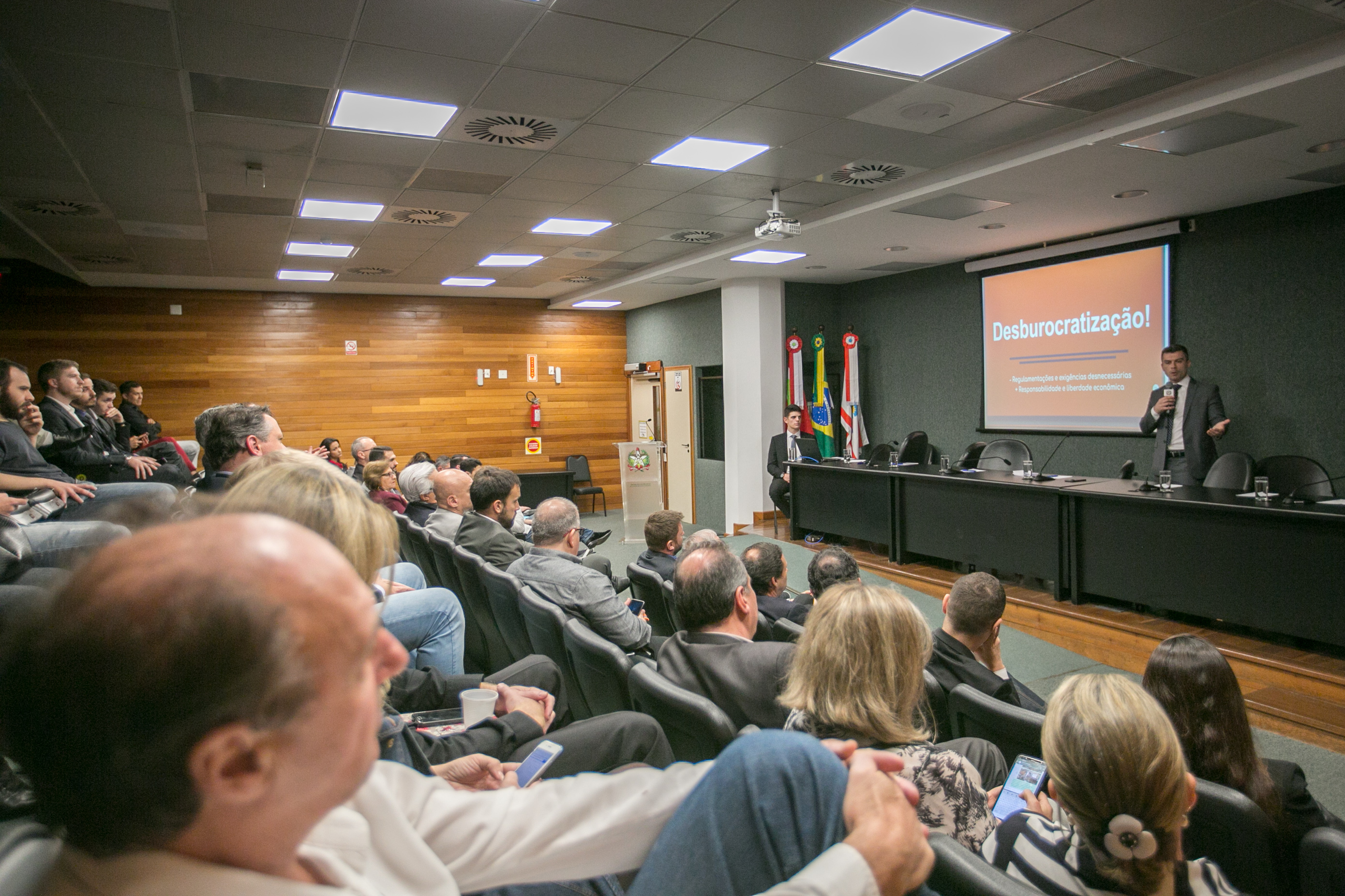 FRENTE PARLAMENTAR – Livre Comércio e Desburocratização