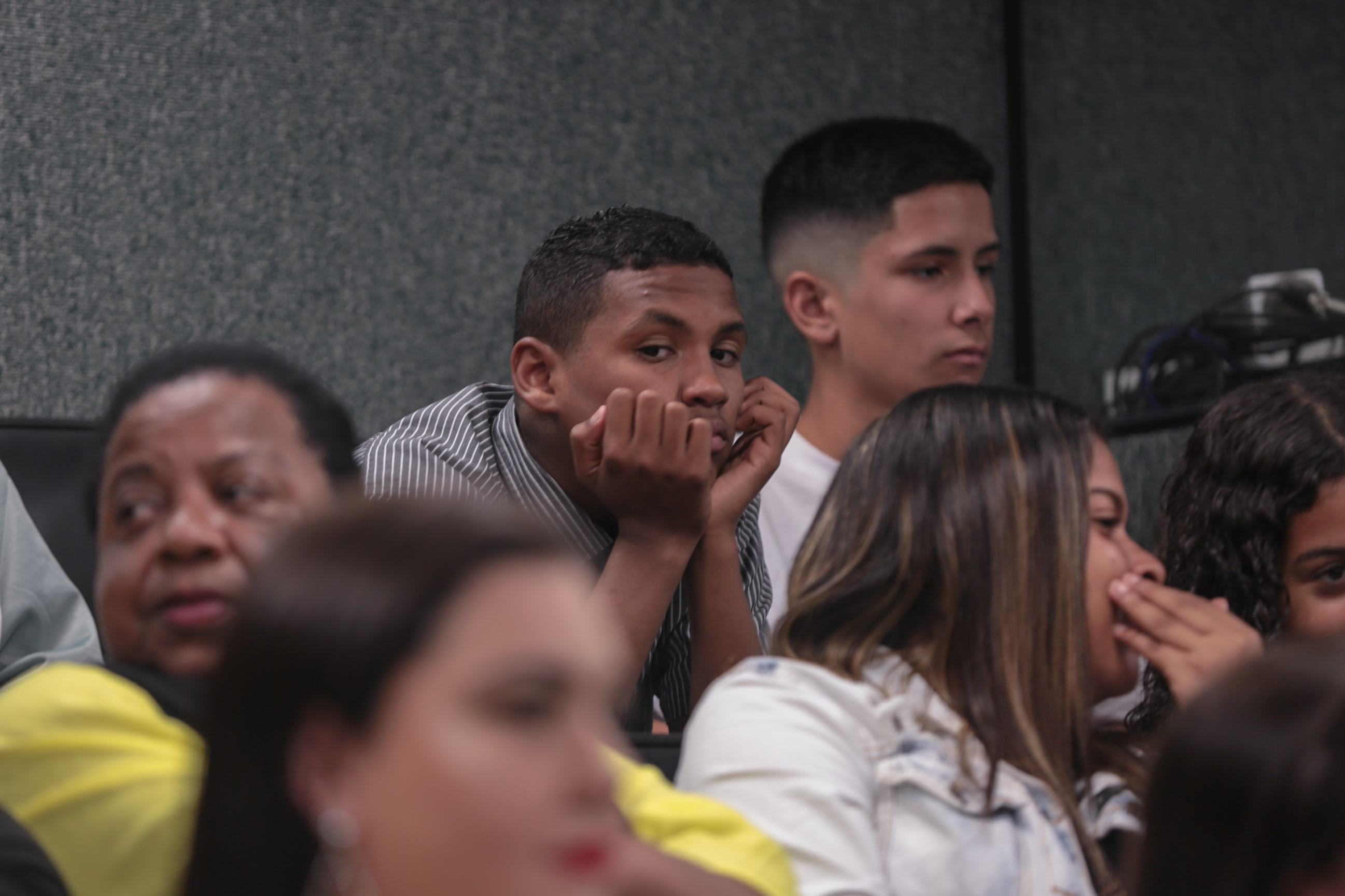 FORMATURA – Jovens da Comunidade Morro do Mocotó Recebem Certificado de Curso de Informática