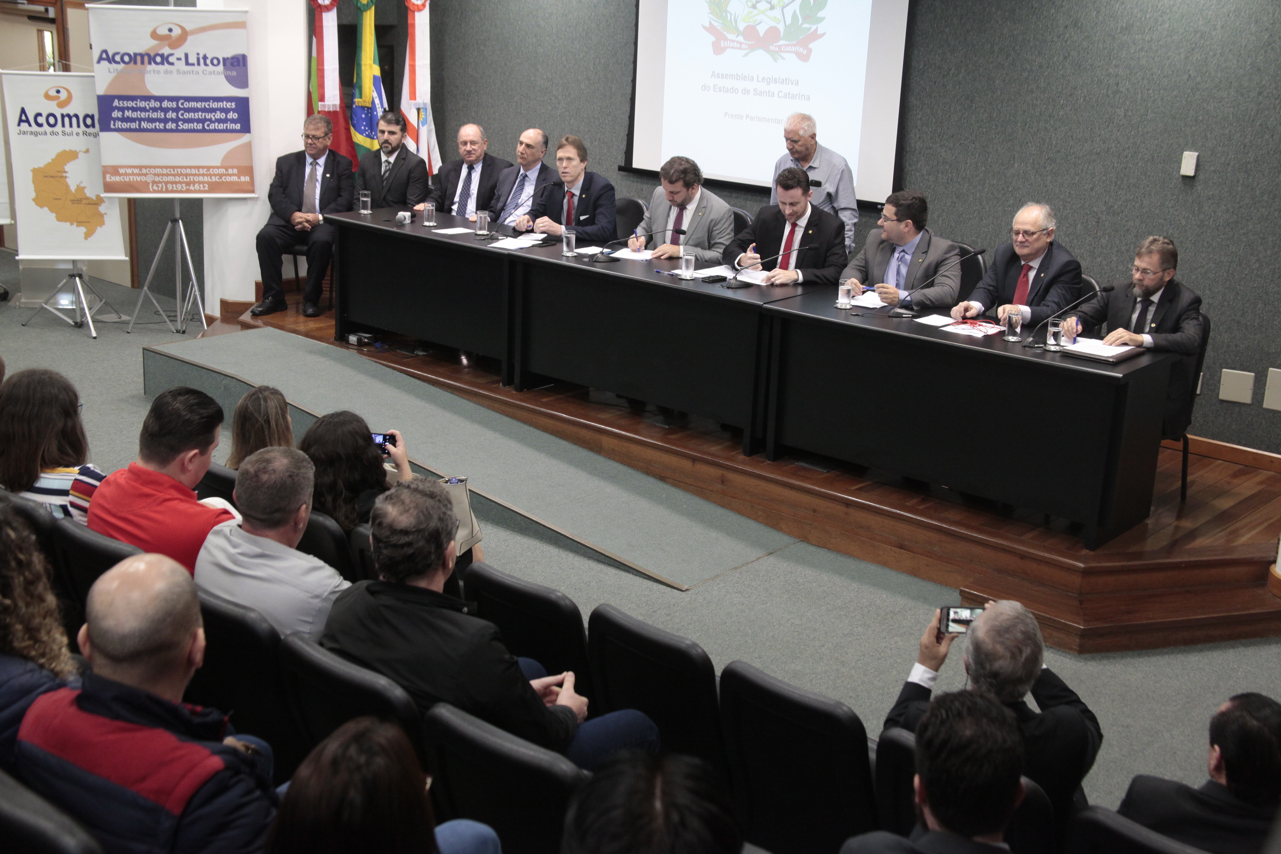 Frente Parlamentar do Material de Construção