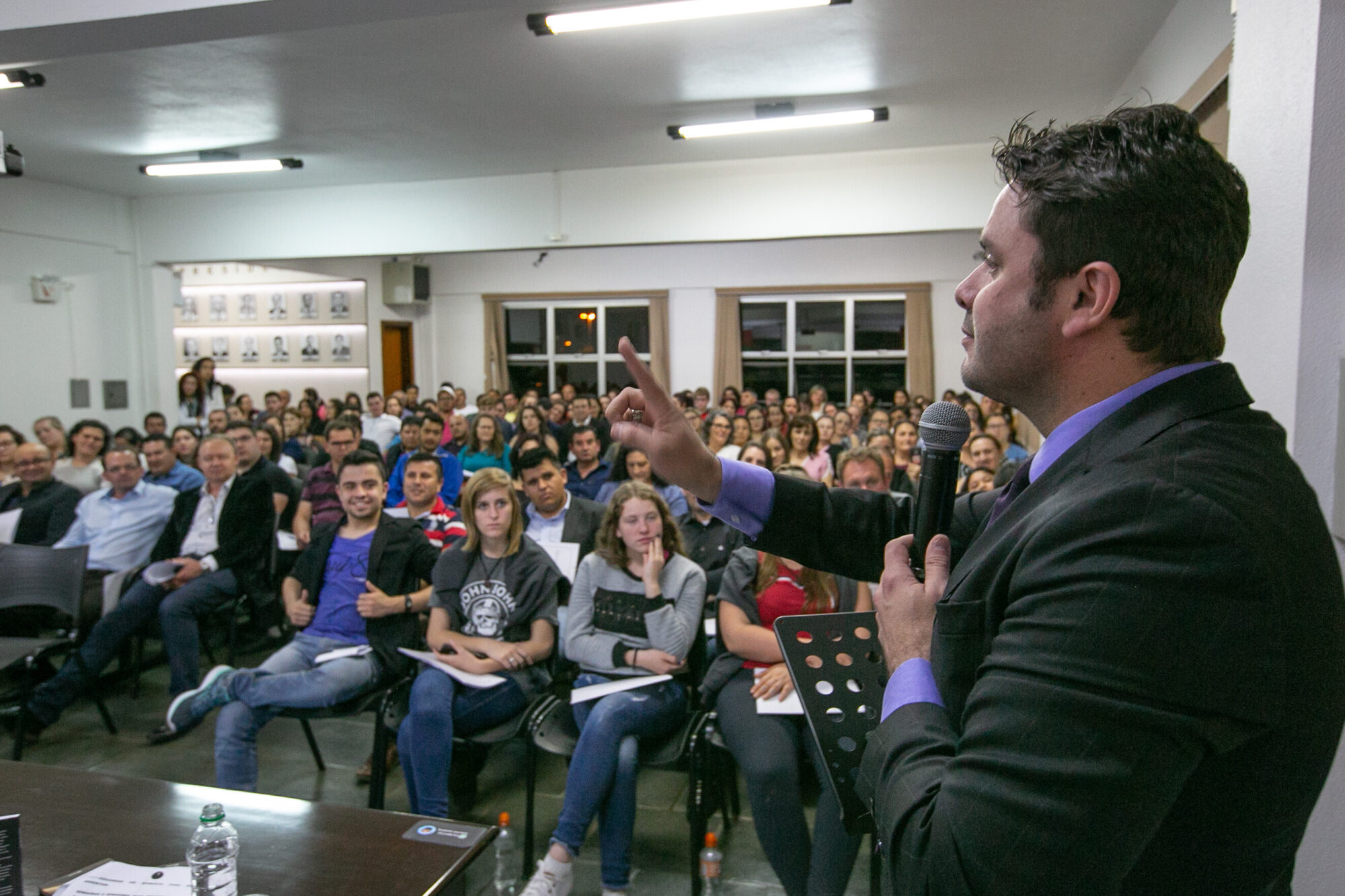 Psiquiatra Rodrigo Assunção  lembrou que o suicídio sempre foi um tema difícil de lidar