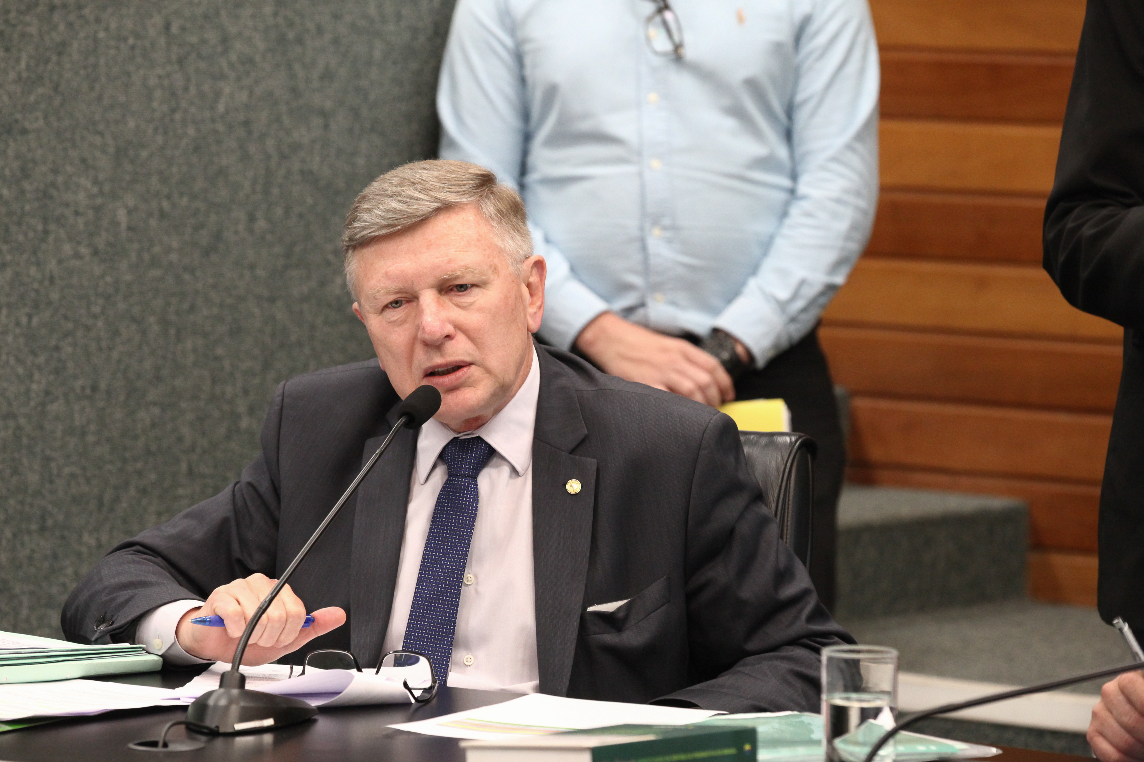Comissão de Constituição e Justiça Deputado Milton Hobus (PSD)