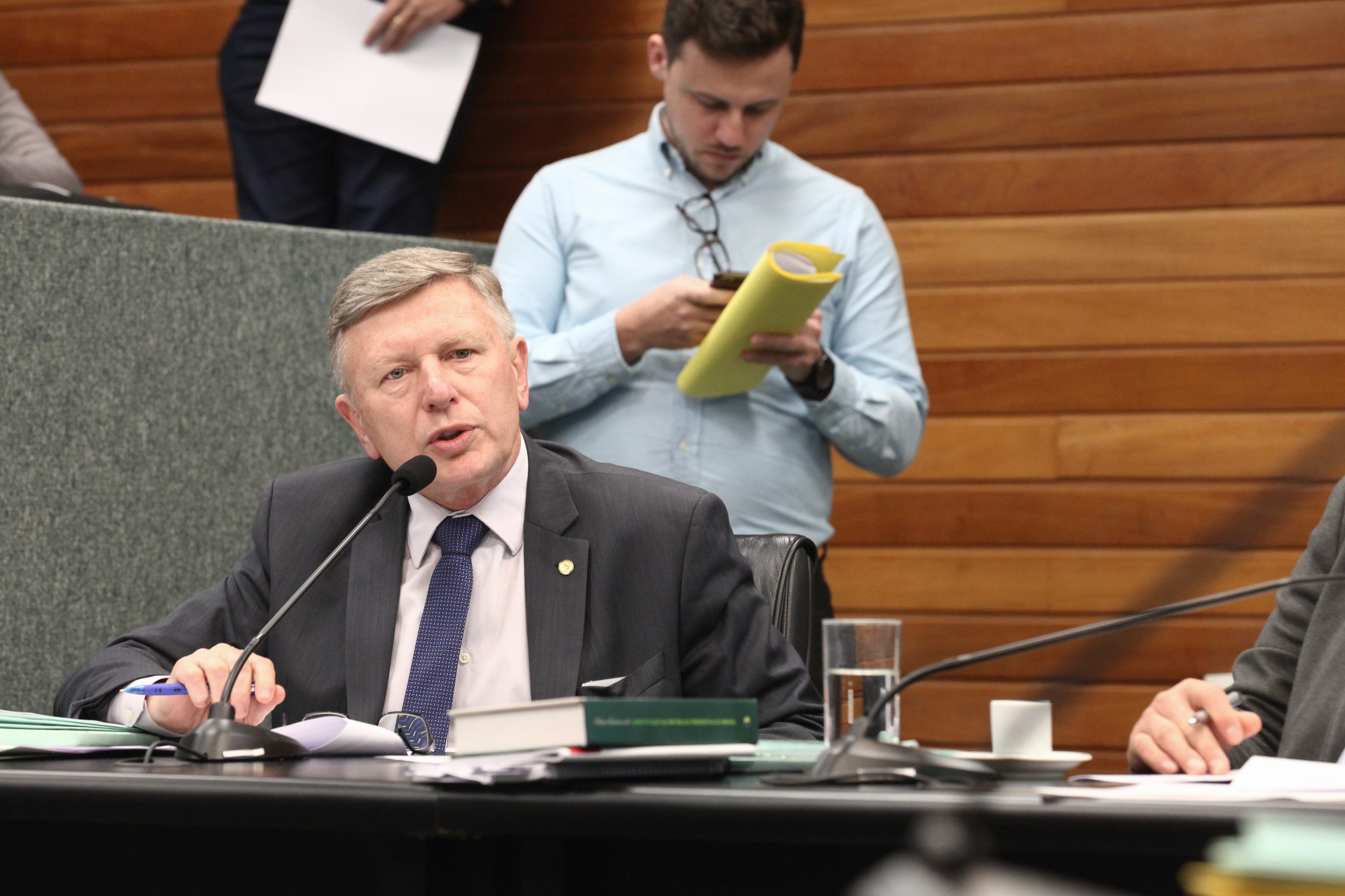 Comissão de Constituição e Justiça Deputado Milton Hobus (PSD)