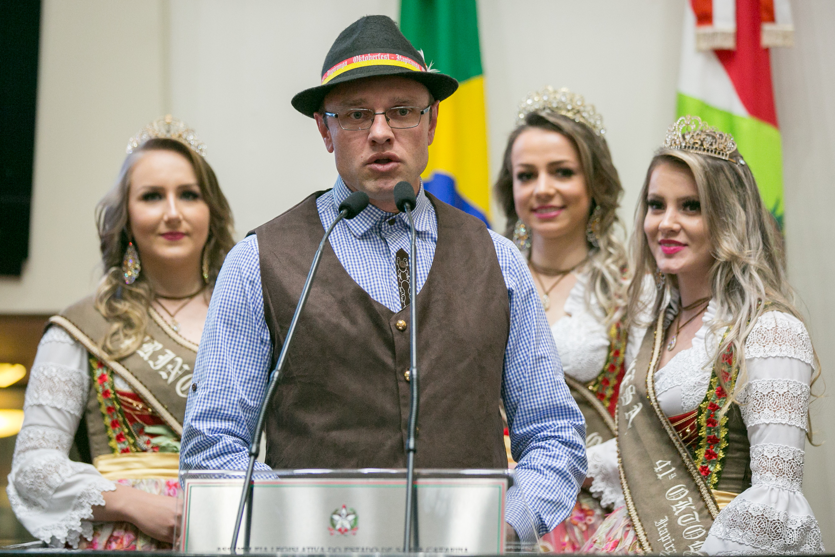 Prefeito e Realeza da 41ª Oktoberfest de Itapiranga