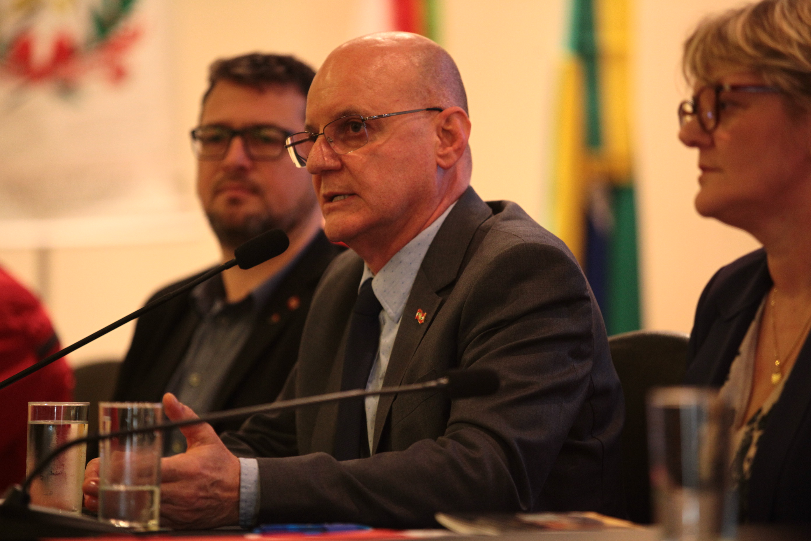 Seminário Inovação Científica na Escola - Secretário de Educação Natalino Uggioni