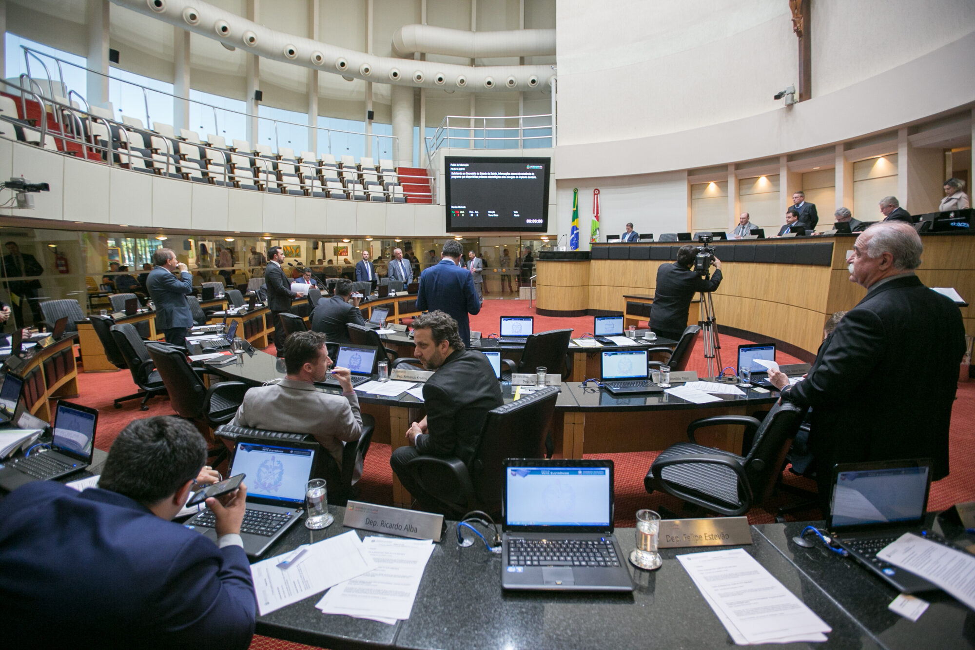 Ideologia de gênero levanta deputados contra currículo educacional