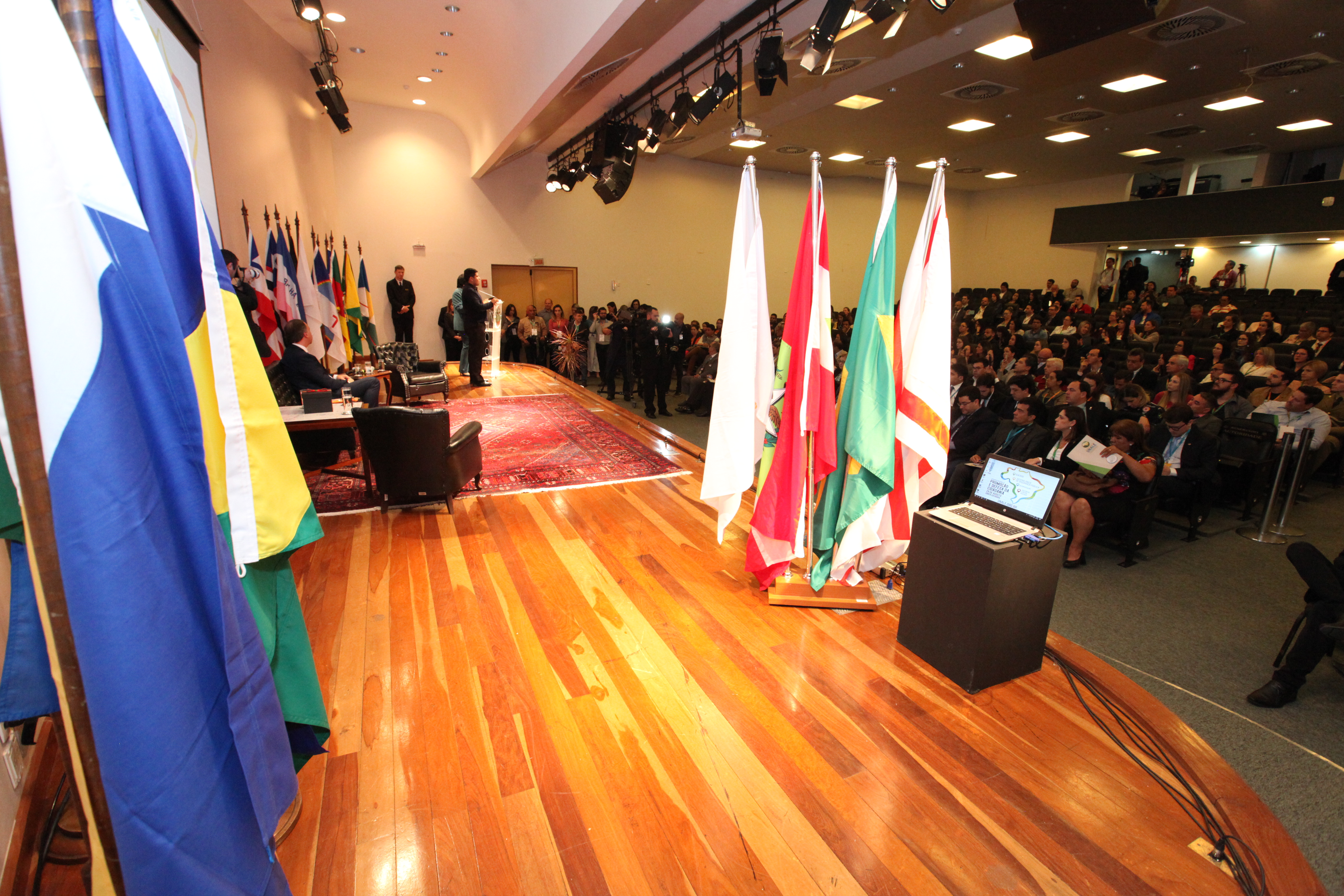 Damares Regina Alves _Ministra de Estado da Mulher da Família e de Direitos Humanos