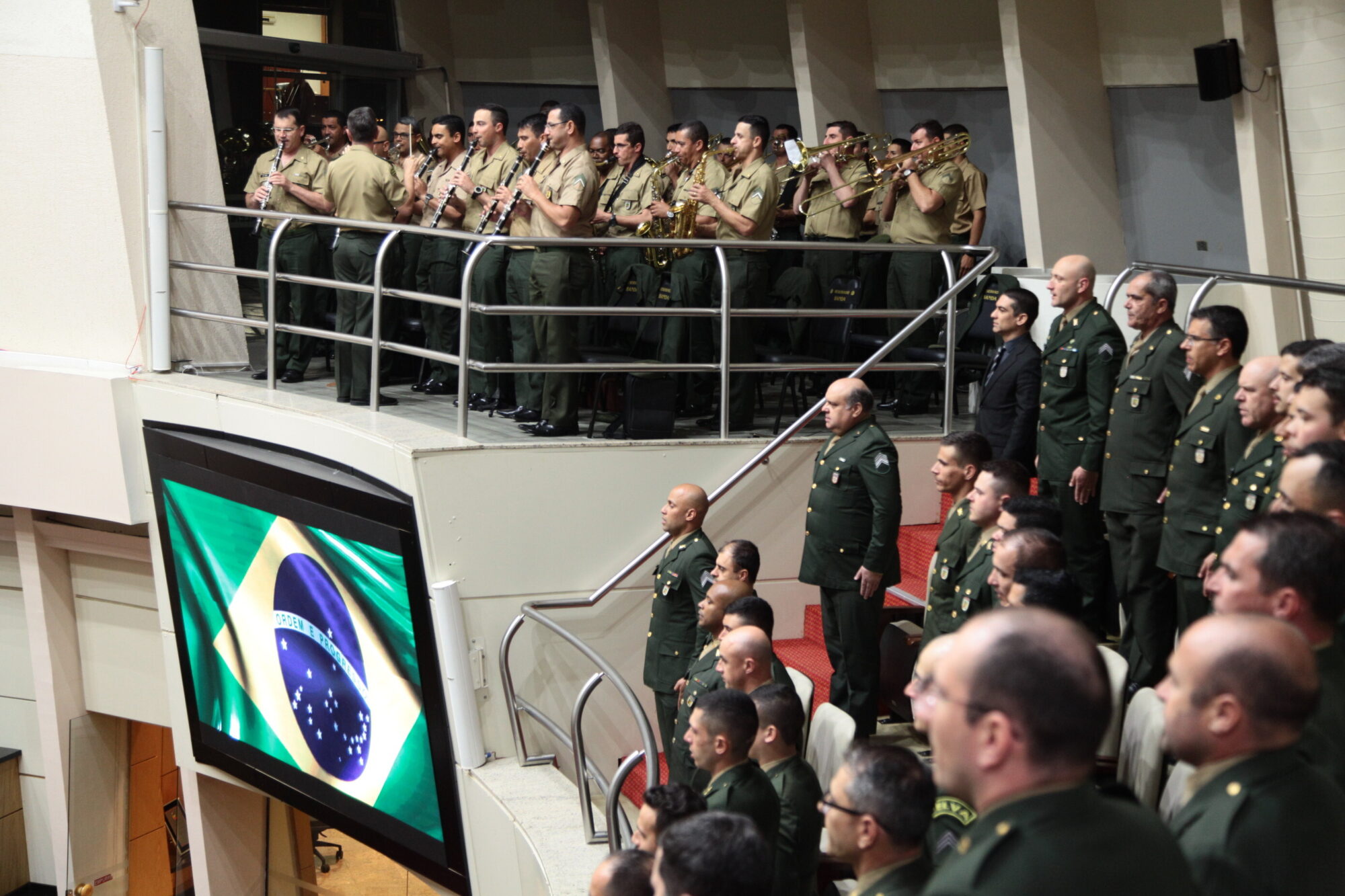 Assembleia homenageia Exército e celebra Dia do Soldado