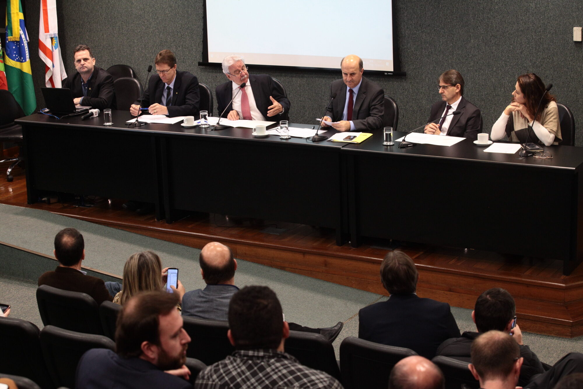 Deputados pedem audiência com governador sobre suspensão de isenção de ICMS