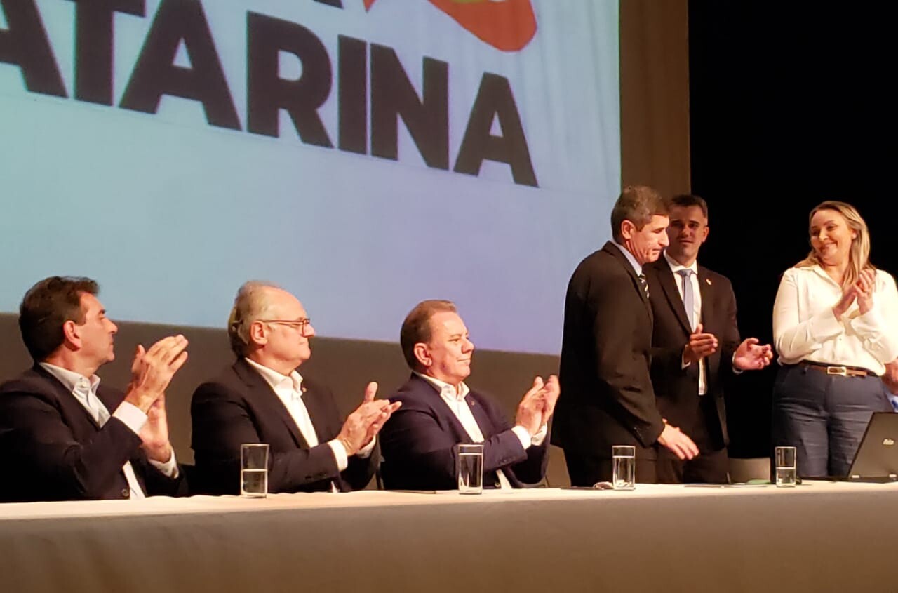 Deputado Dr. Vicente Caropreso na oficialização do Projeto Recuperar