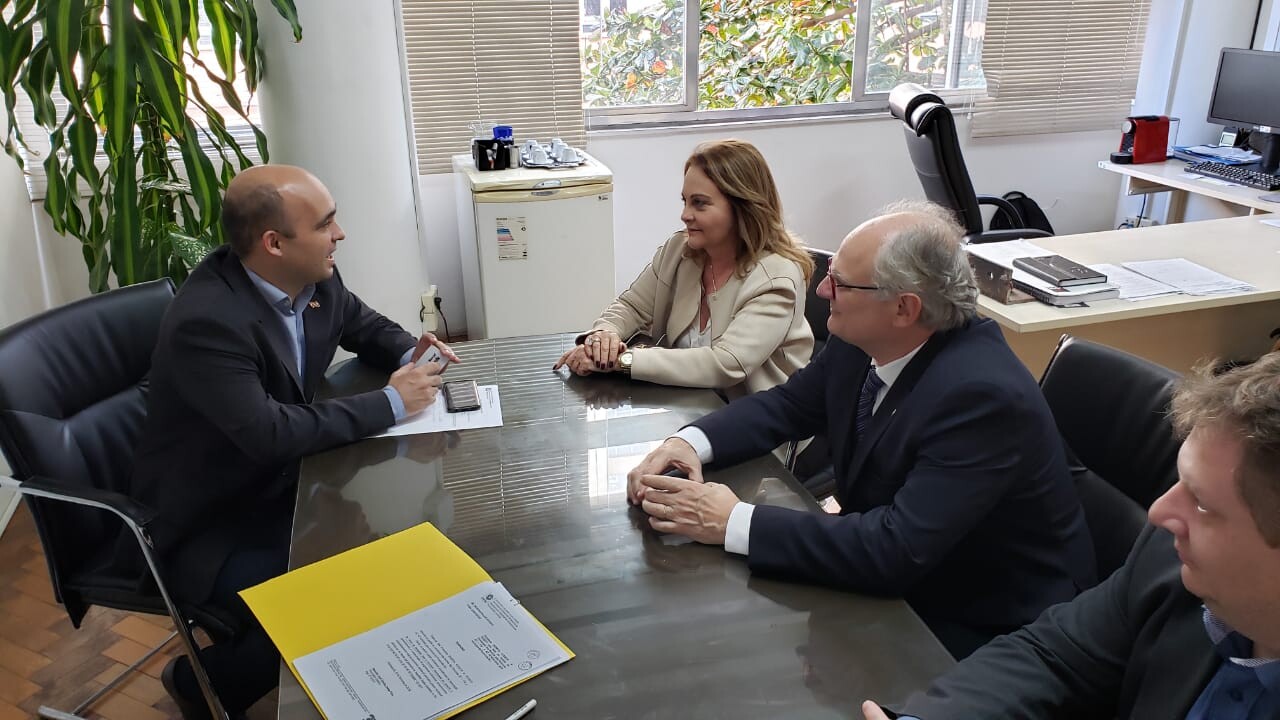 Deputado Dr. Vicente, prefeita Gladys Sievert e Jorge Tasca, secretário de Estado da Administração