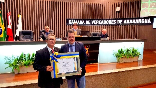 Araranguá: Deputado Rodrigo Minotto recebe homenagem na Câmara