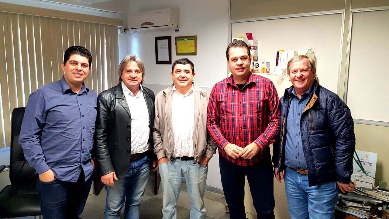Deputado Rodrigo Minotto e direção do Hospital São Donato, de Içara