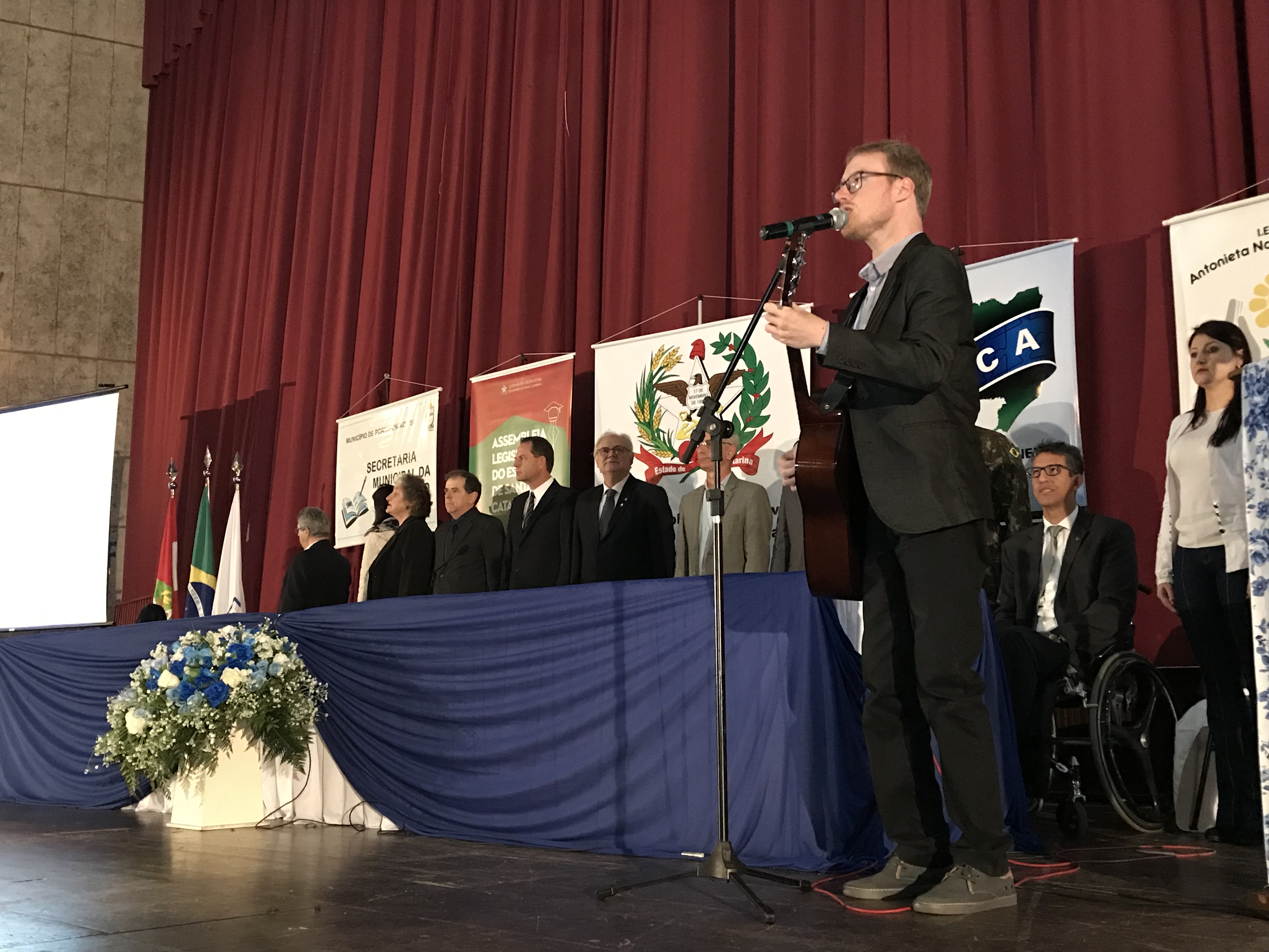 Políticas Públicas de Inclusão e Novos Paradigmas