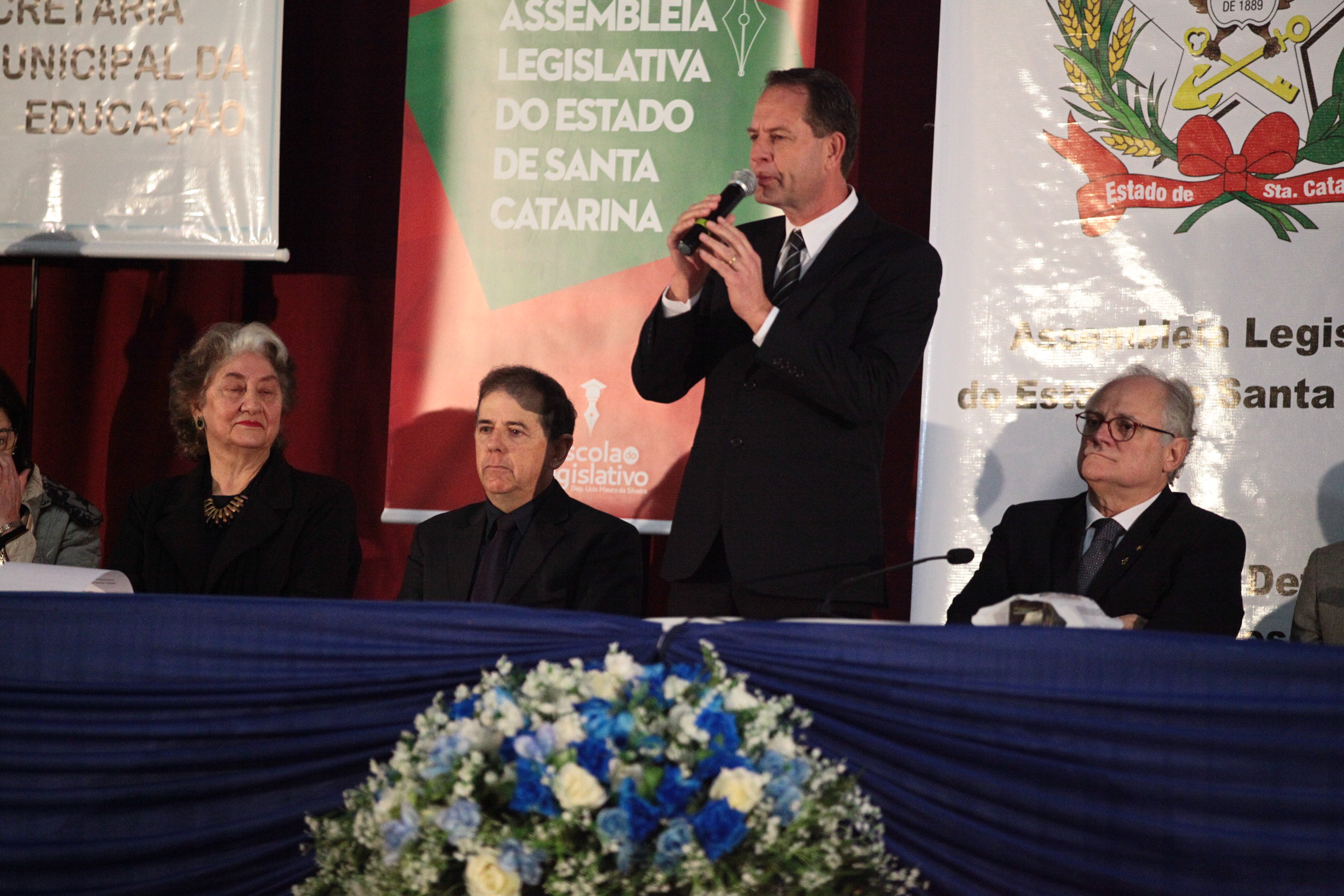 Políticas Públicas de Inclusão e Novos Paradigmas