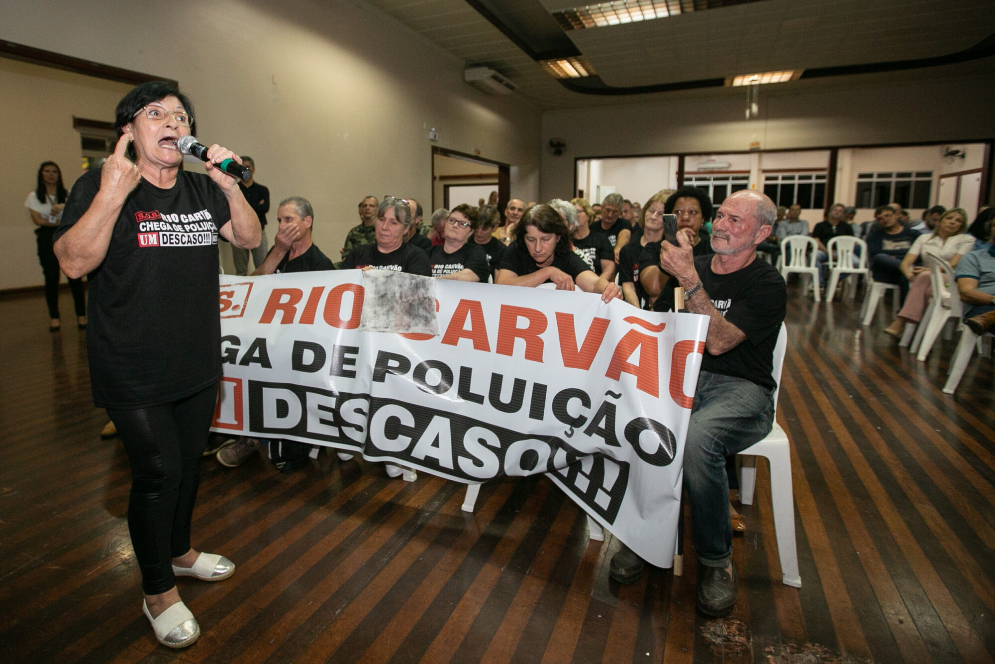 Comunidade reclama de danos causados por mina de carvão desativada