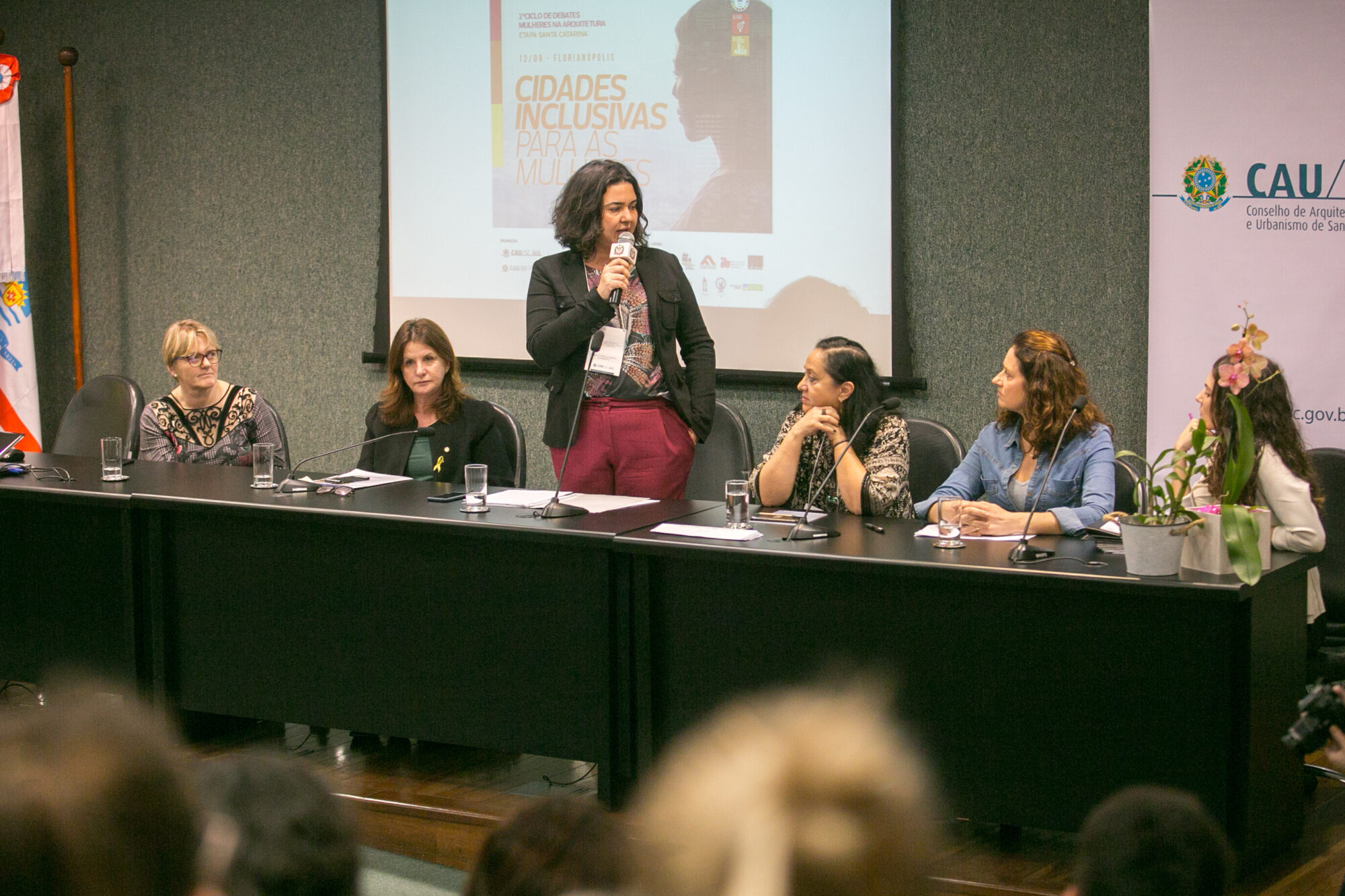 Evento discute ações para tornar cidades mais acessíveis às mulheres
