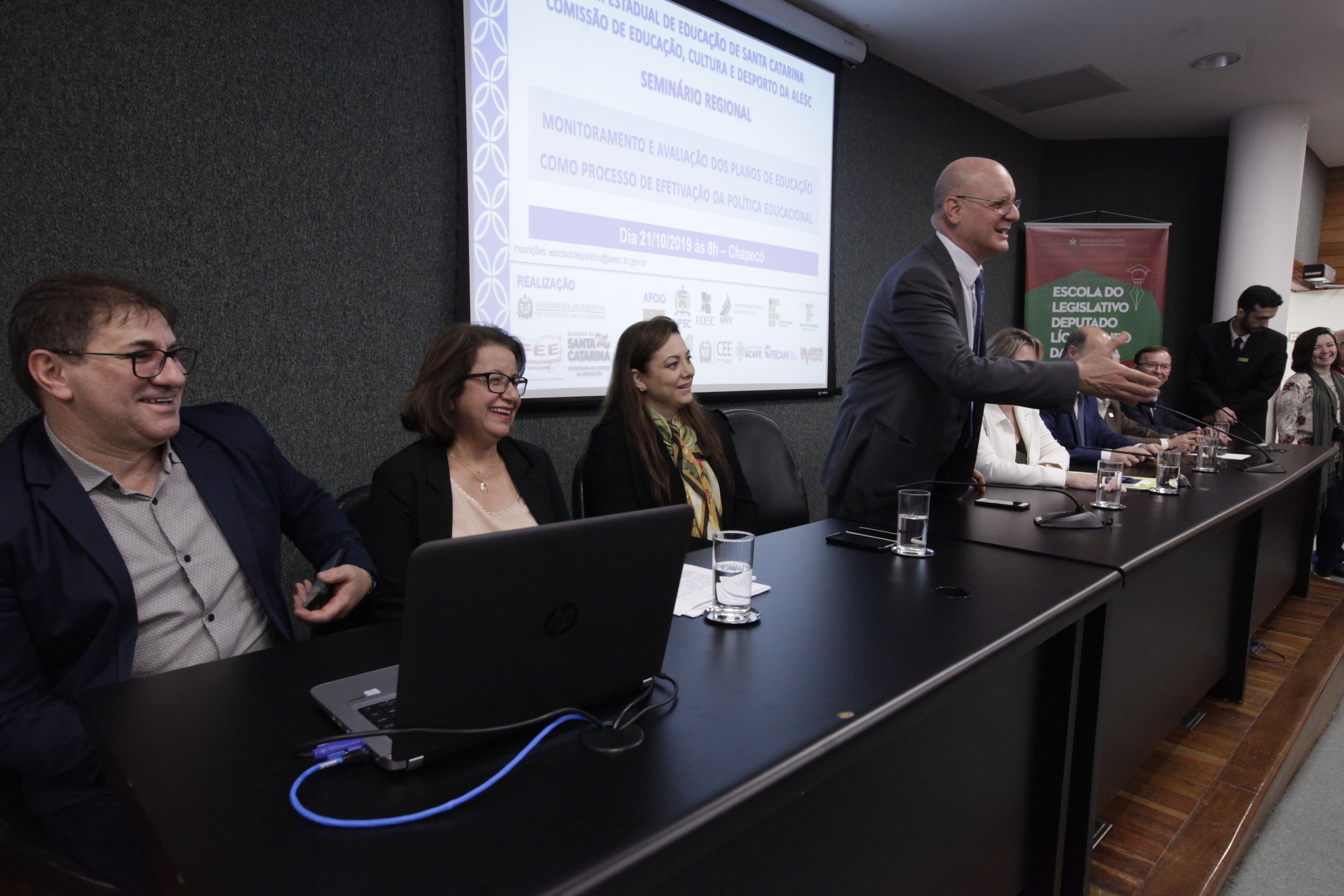 Ciclo de Seminário_ Monitoramento e Avaliação dos Planos de Educação de SC
