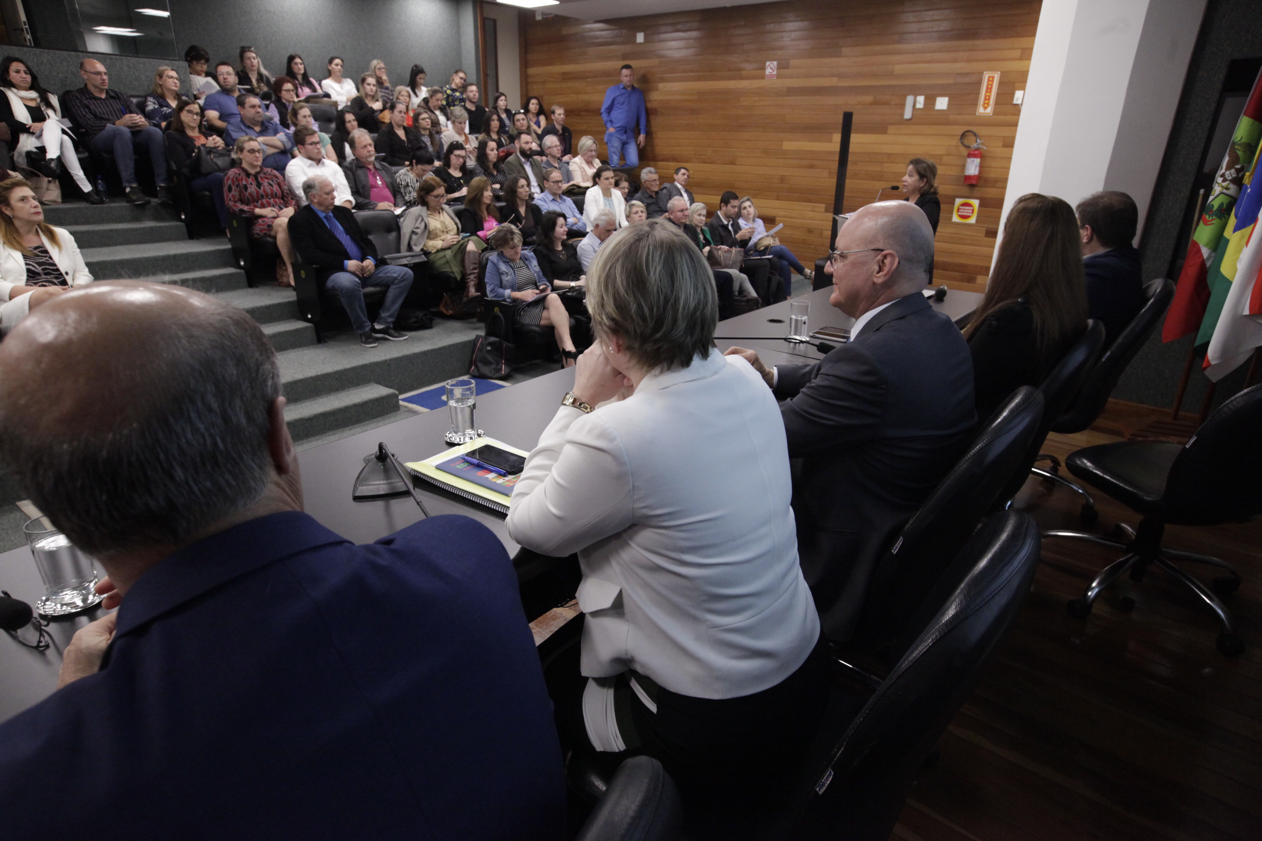 Ciclo de Seminário_ Monitoramento e Avaliação dos Planos de Educação de SC