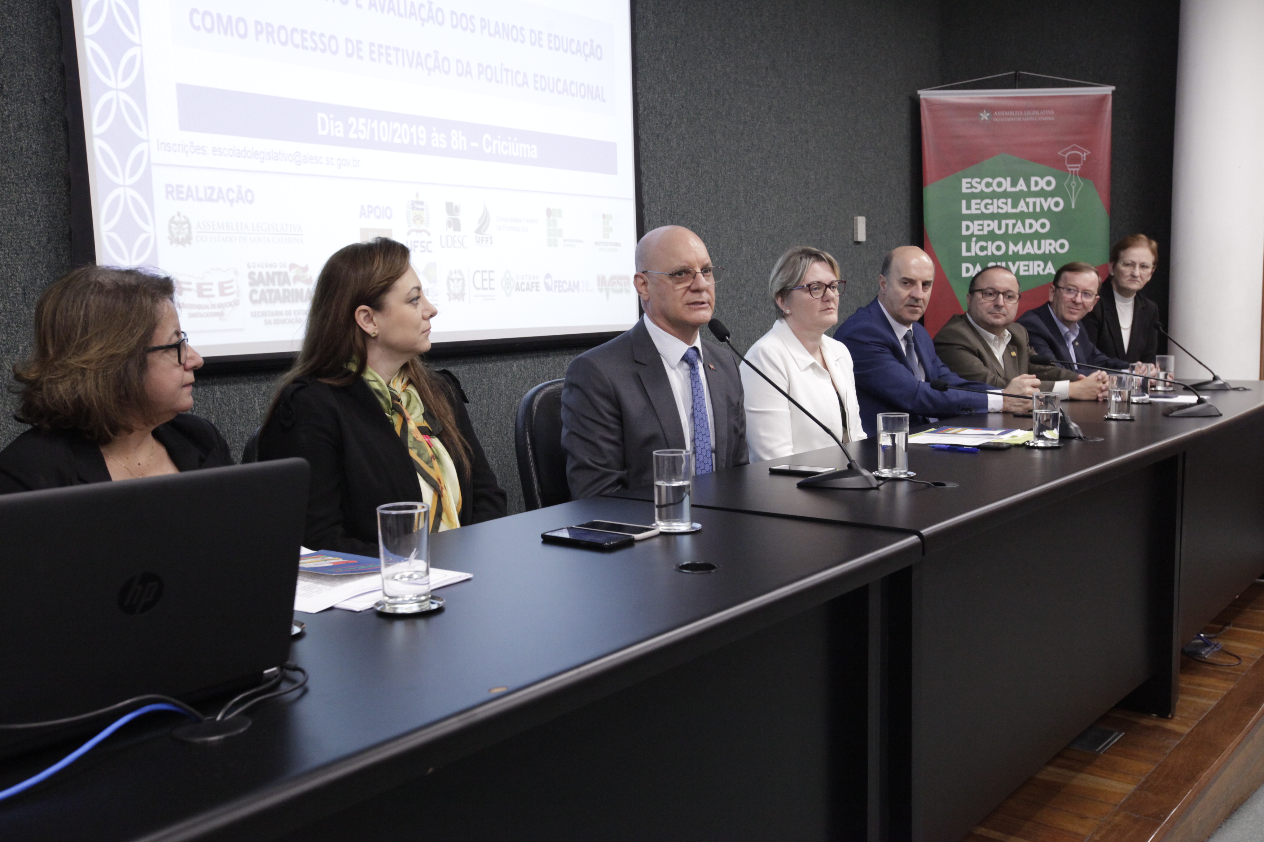 Ciclo de Seminário_ Monitoramento e Avaliação dos Planos de Educação de SC