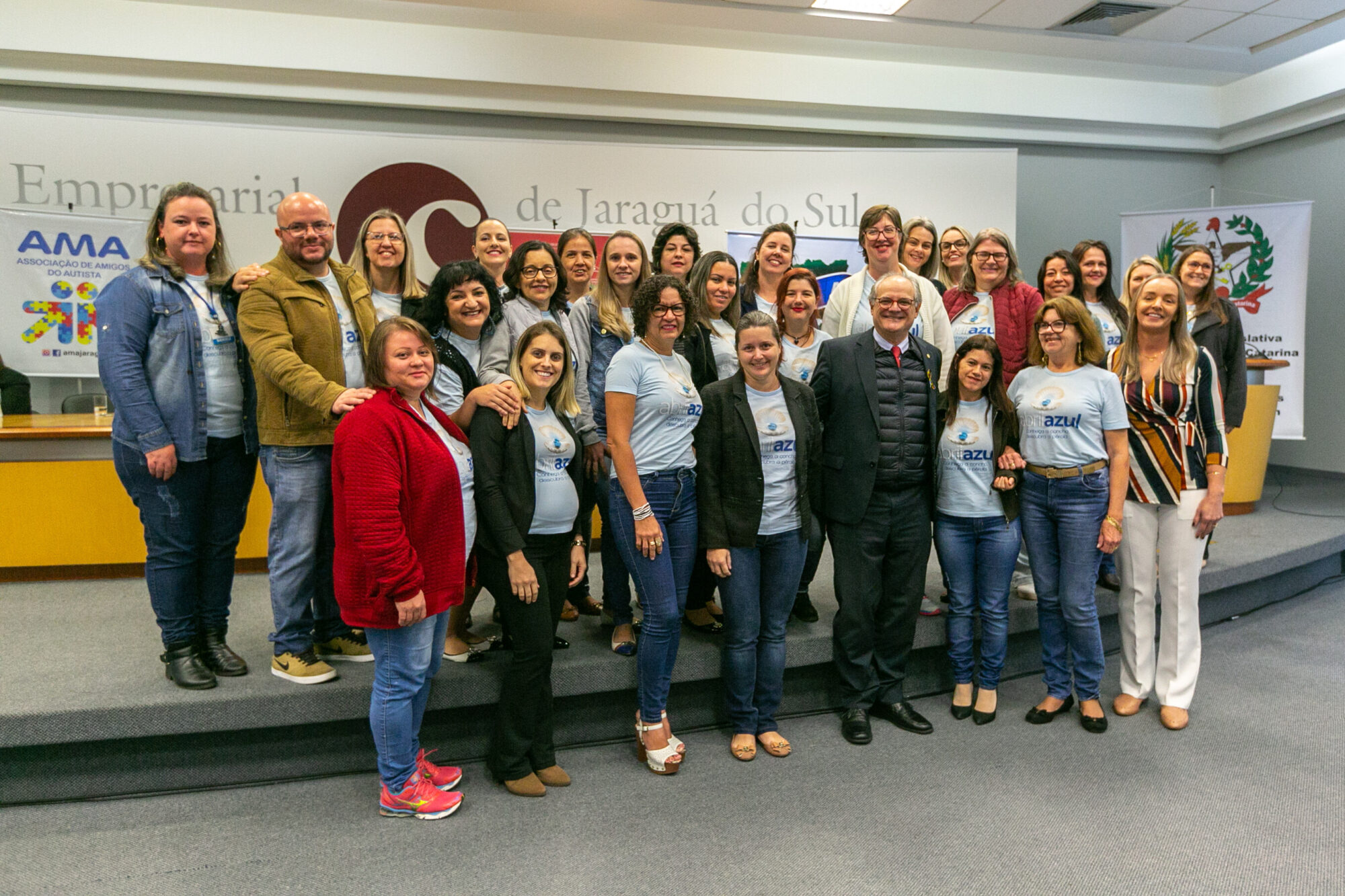 Deputado Dr. Vicente e dirigentes de associações de apoio aos autistas