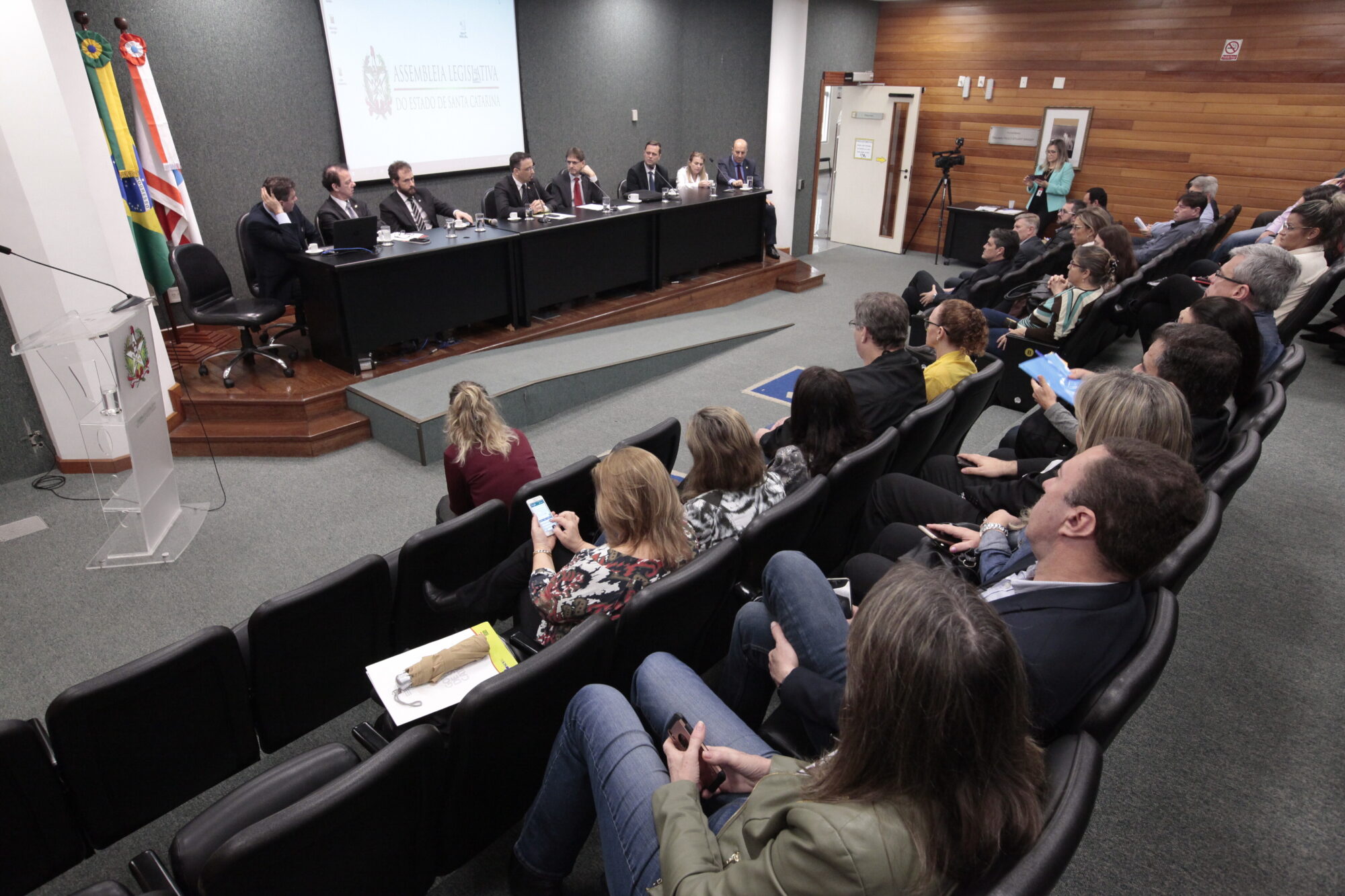 Secretário falou sobre o avanço da implantação de uma política hospitalar