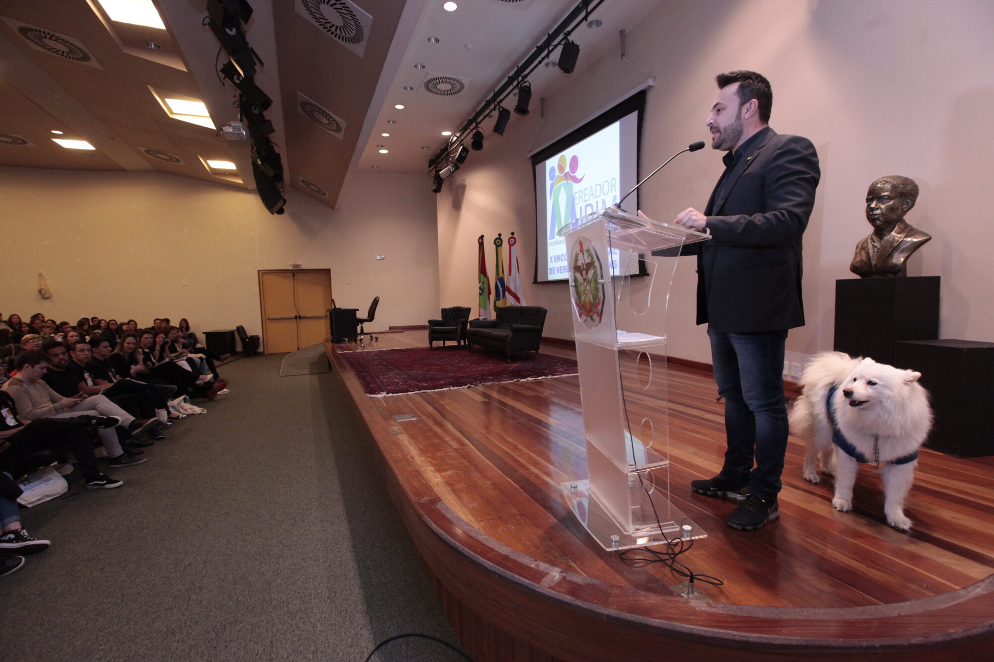 Deputado Marcius Machado prestigiou o abertura nesta segunda-feira (23)